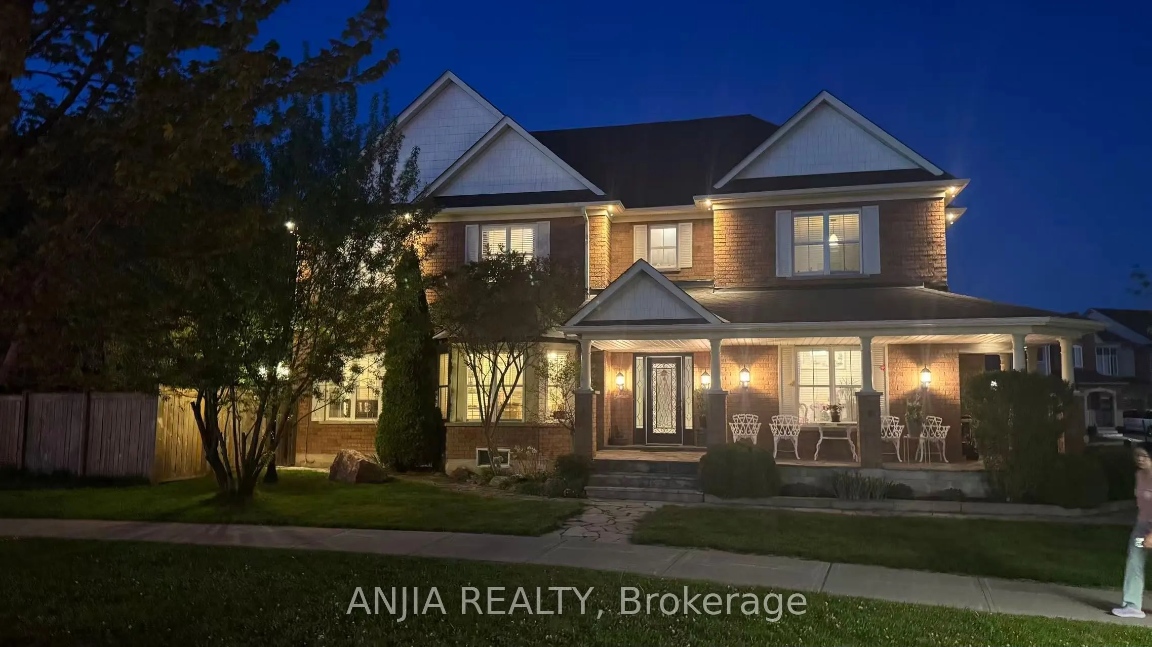 38 Harper's Gate Way