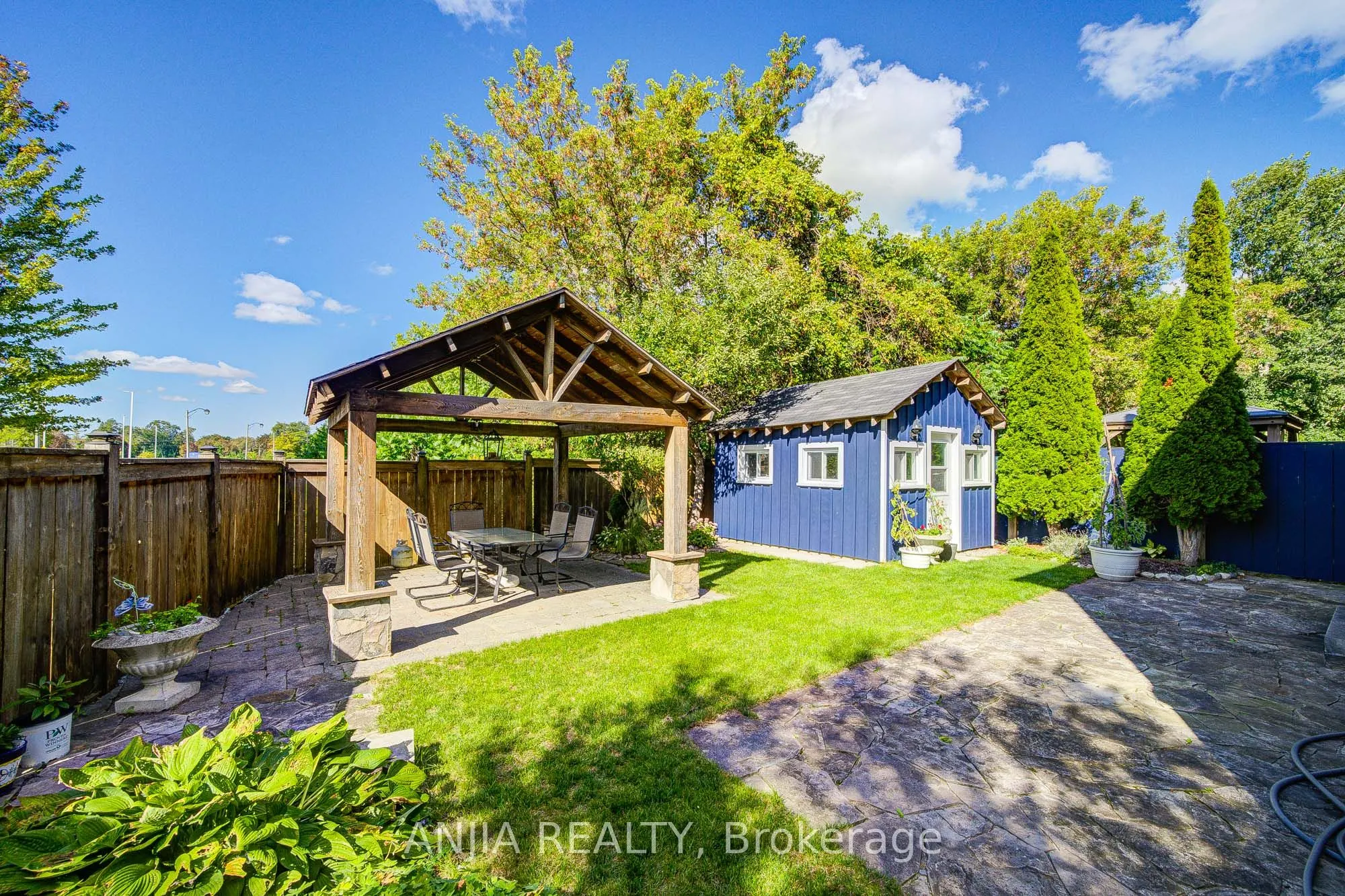 38 Harper's Gate Way
