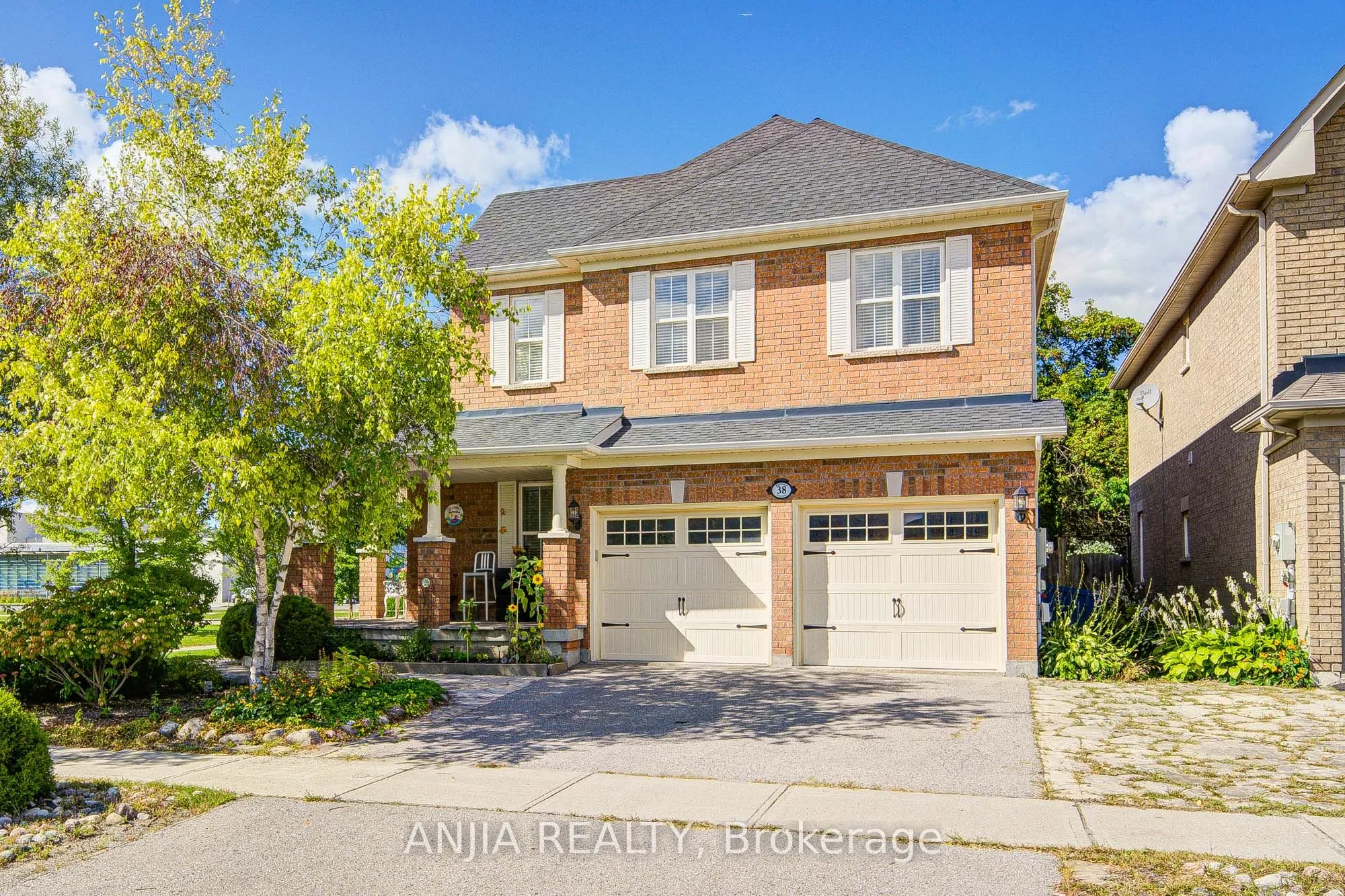 38 Harper's Gate Way