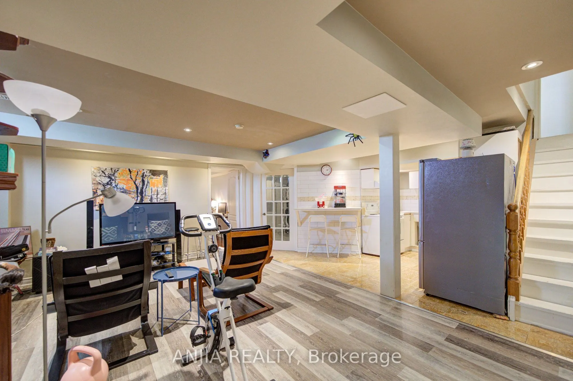 38 Harper's Gate Way