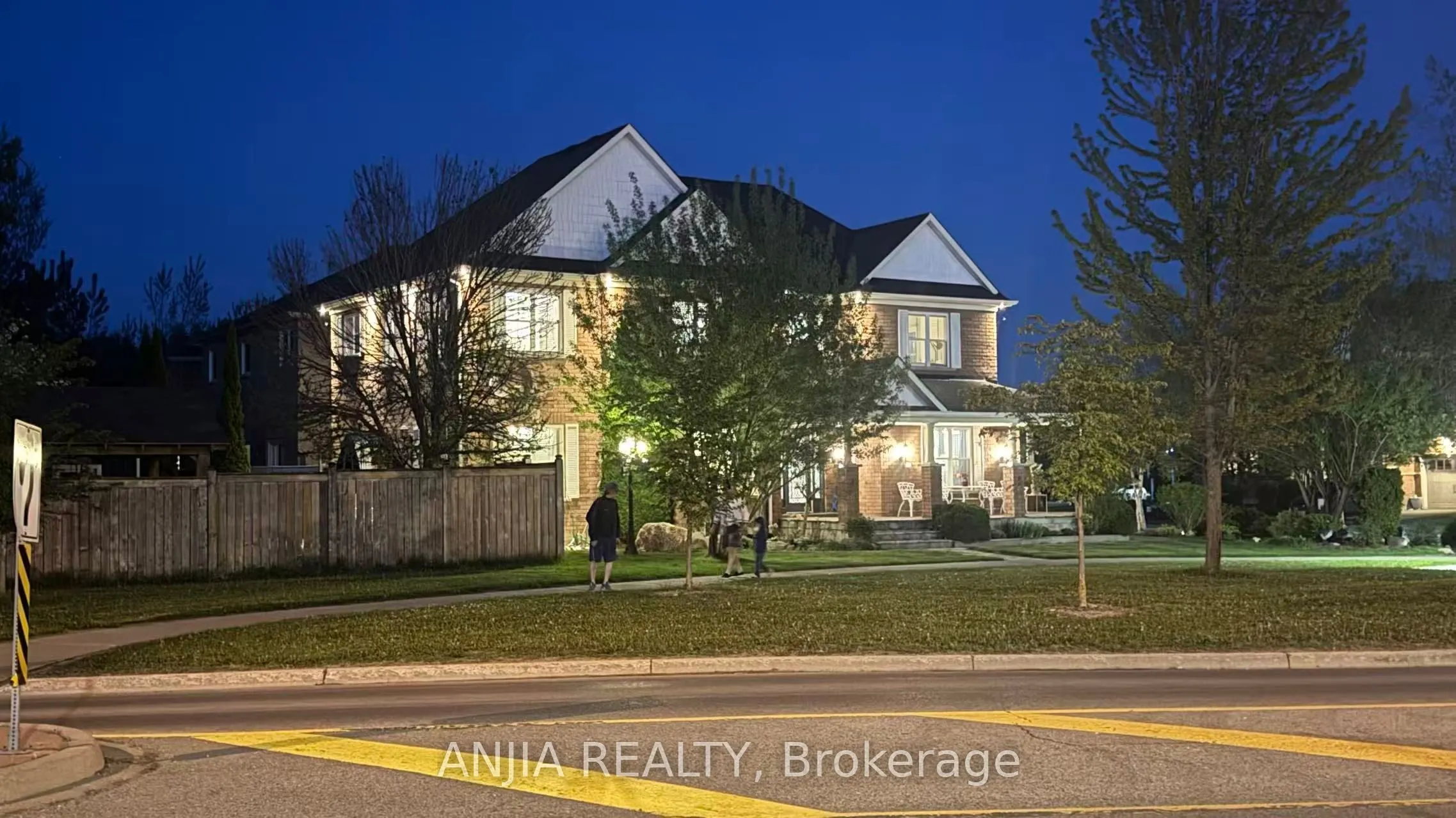 38 Harper's Gate Way