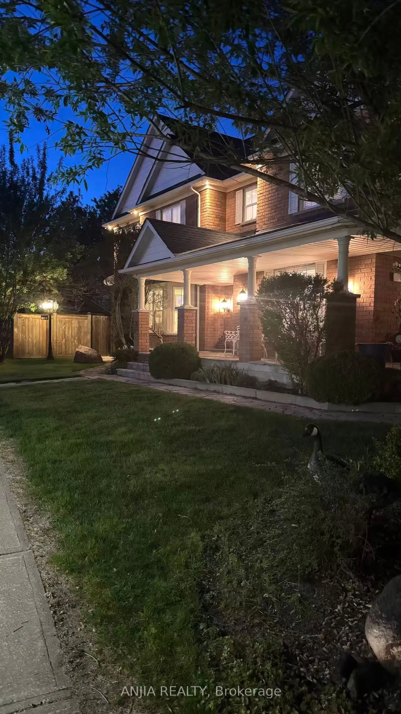 38 Harper's Gate Way