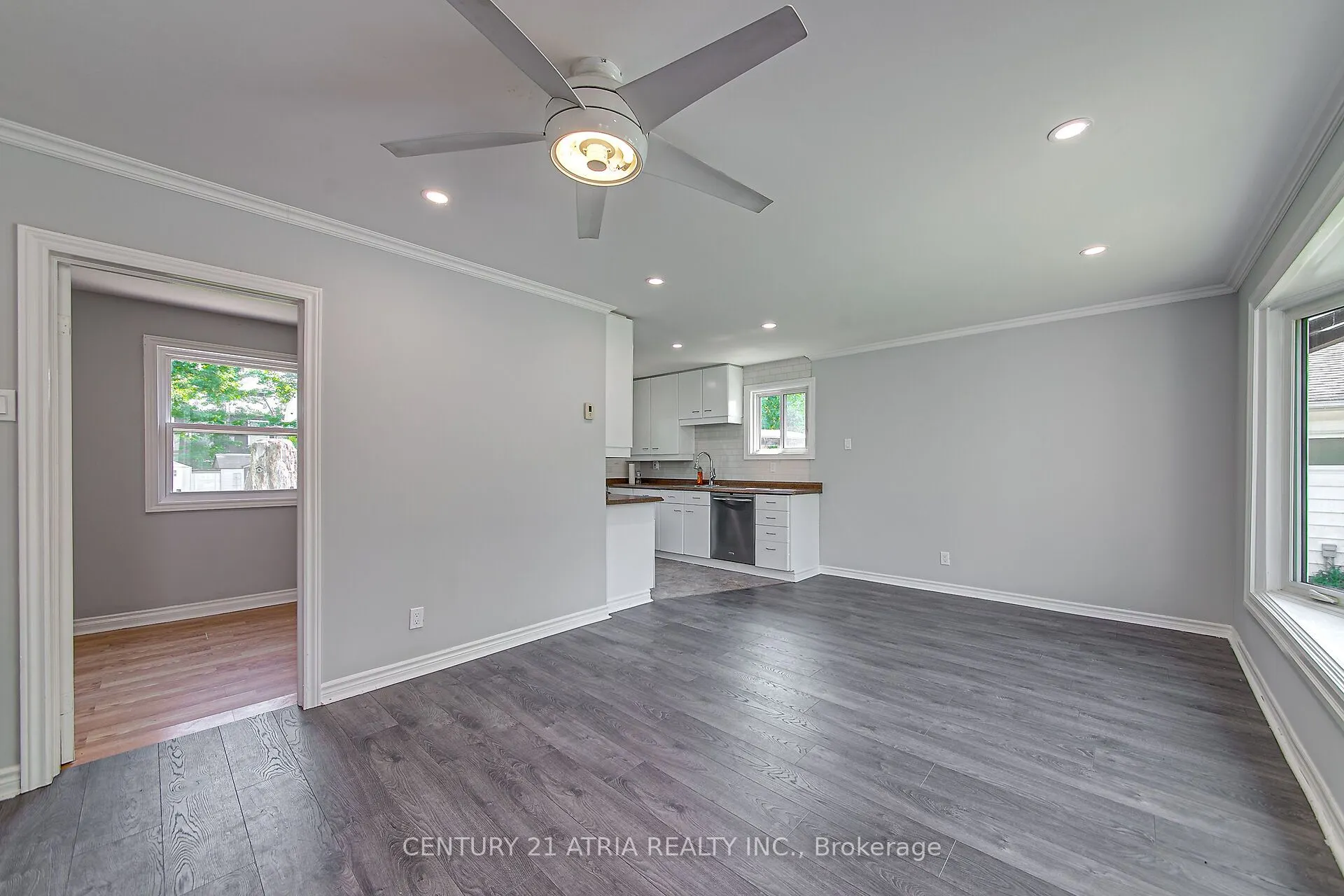 904 Maplewood Drive N