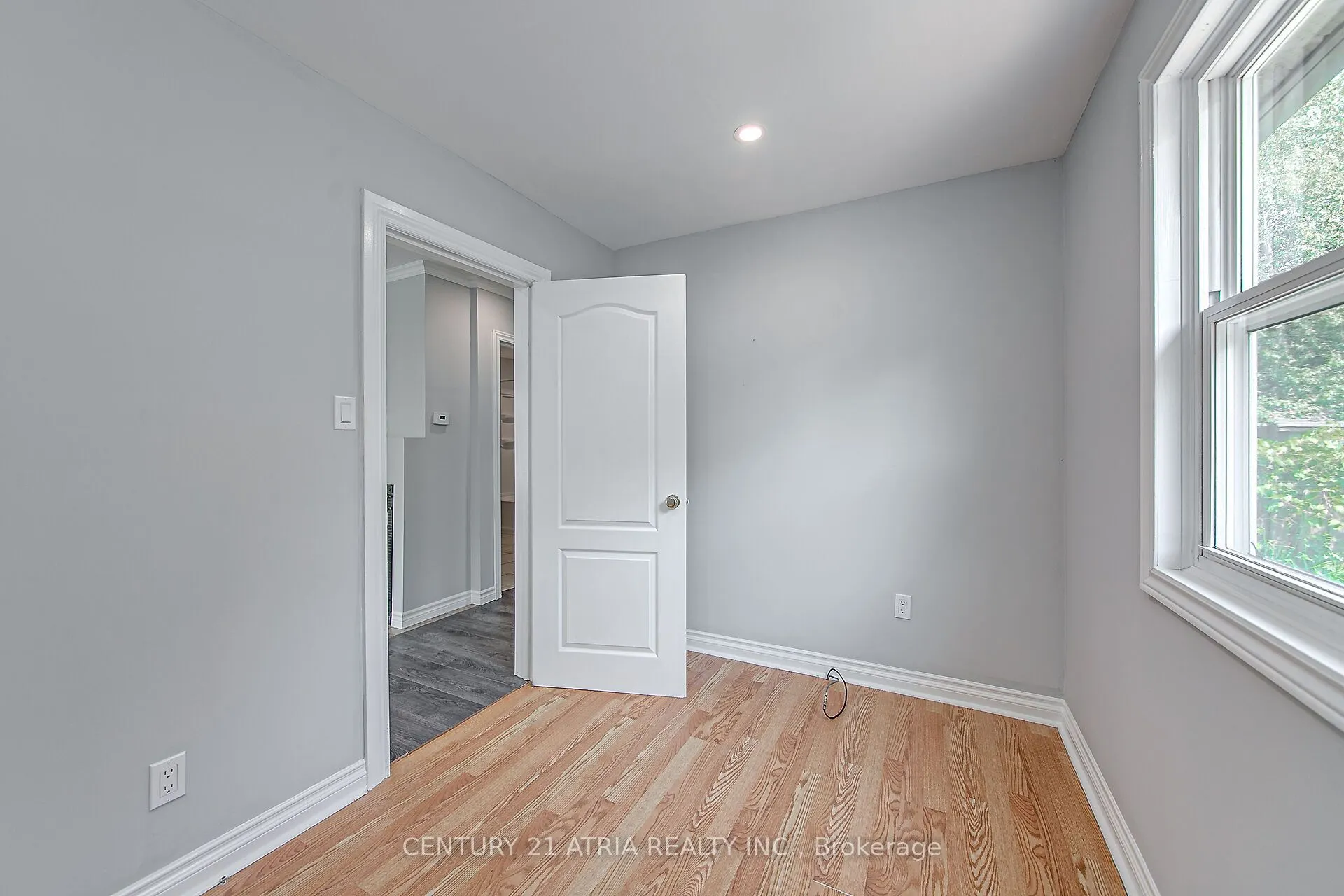 904 Maplewood Drive N