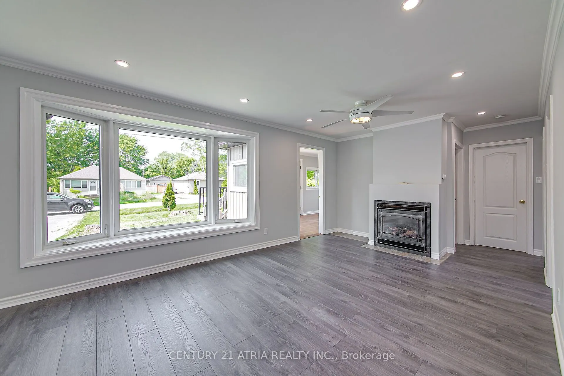 904 Maplewood Drive N