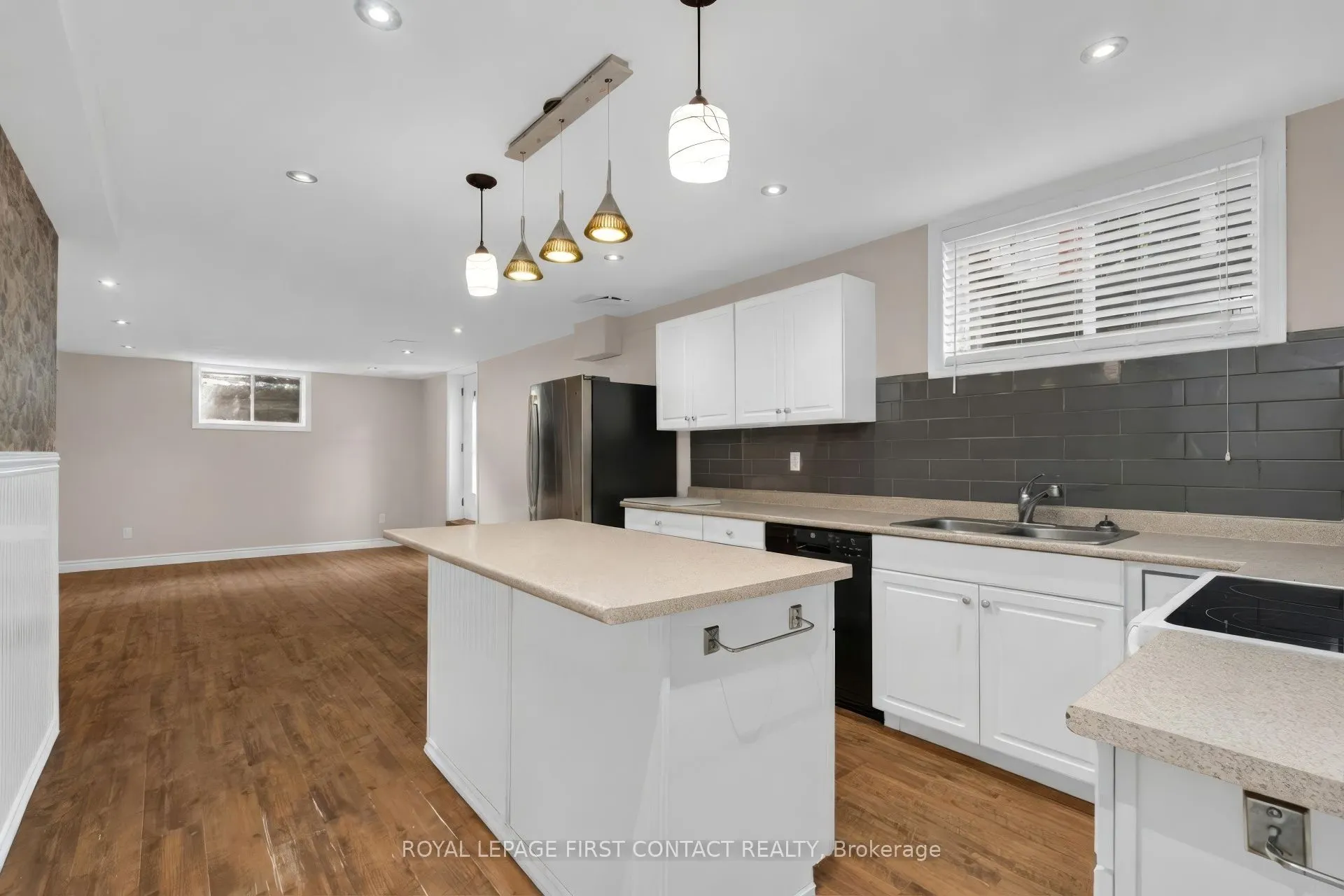 43 Vanderpost Crescent