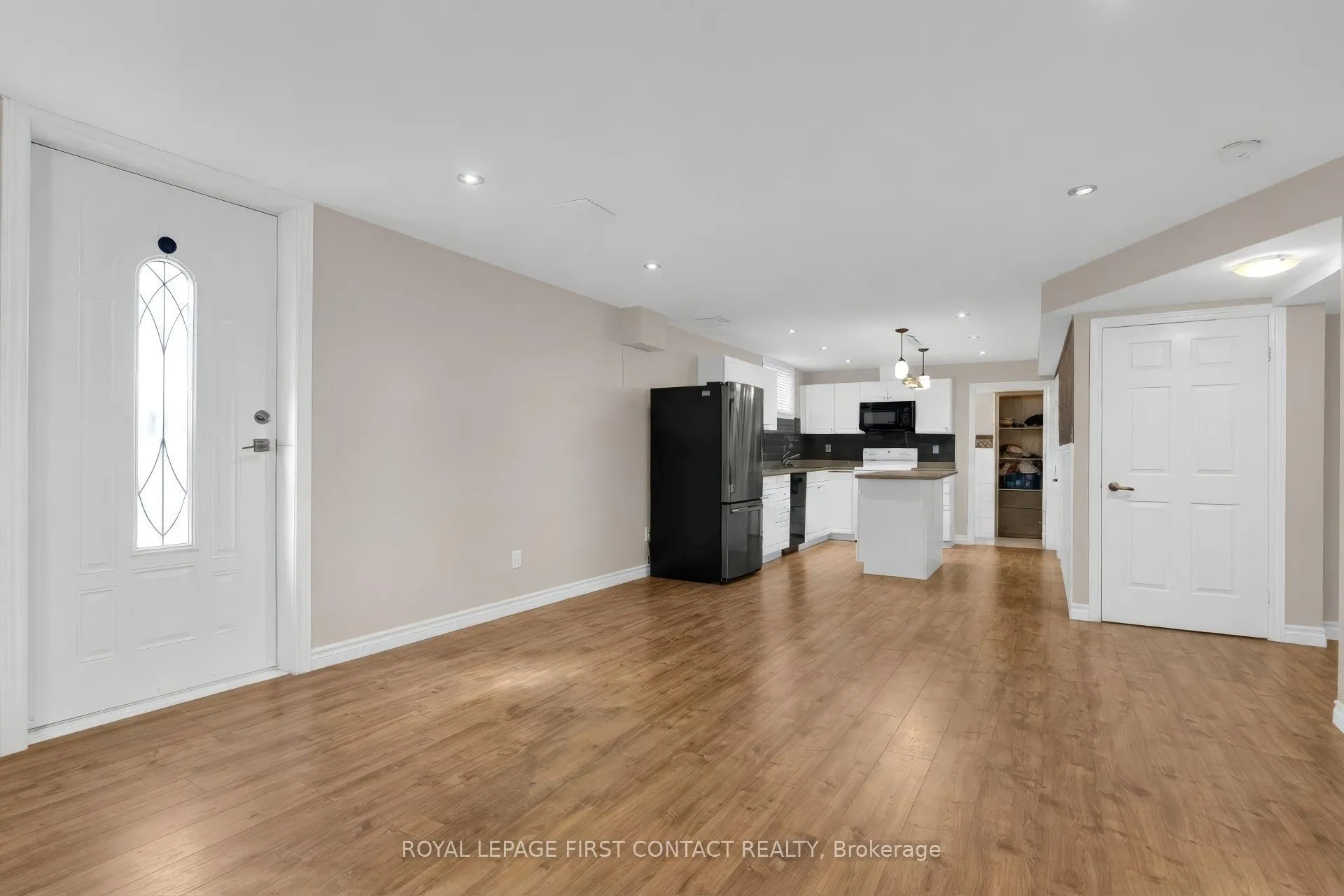 43 Vanderpost Crescent