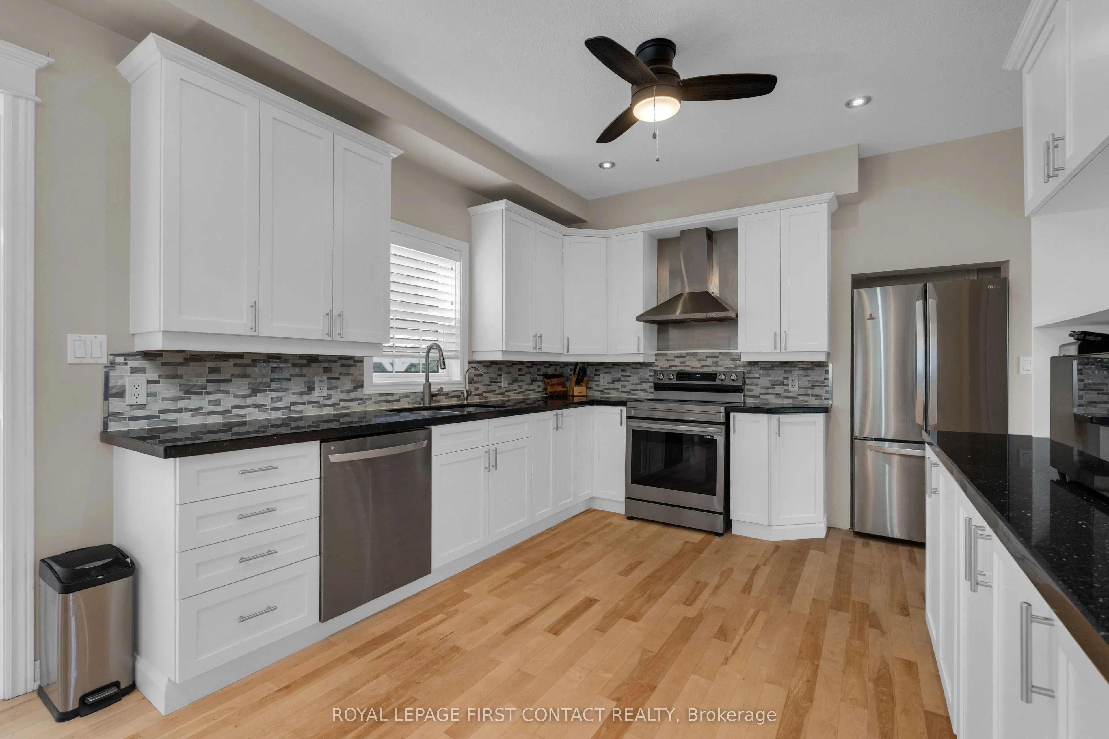 43 Vanderpost Crescent