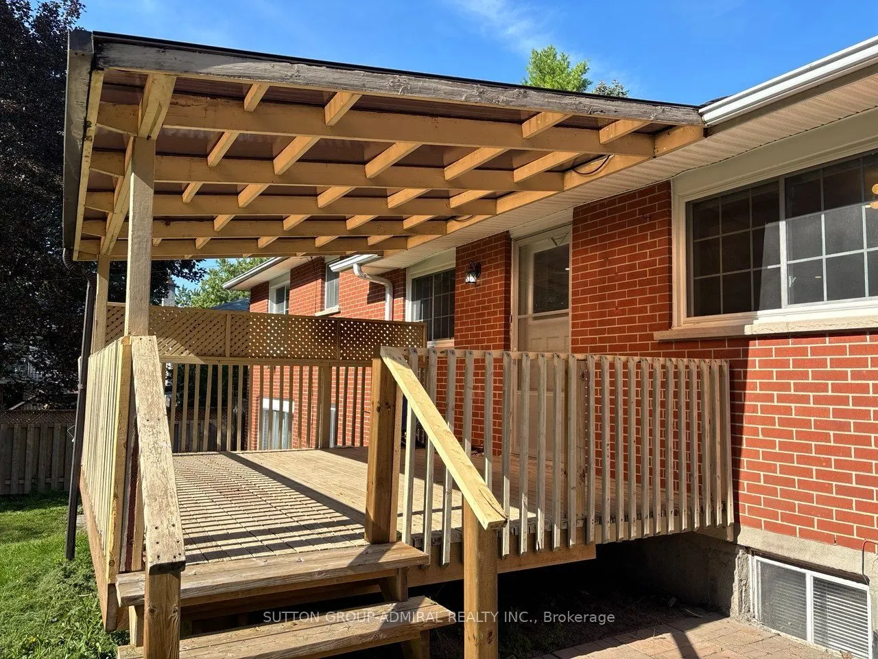 86 Hamilton Drive #Main Floor