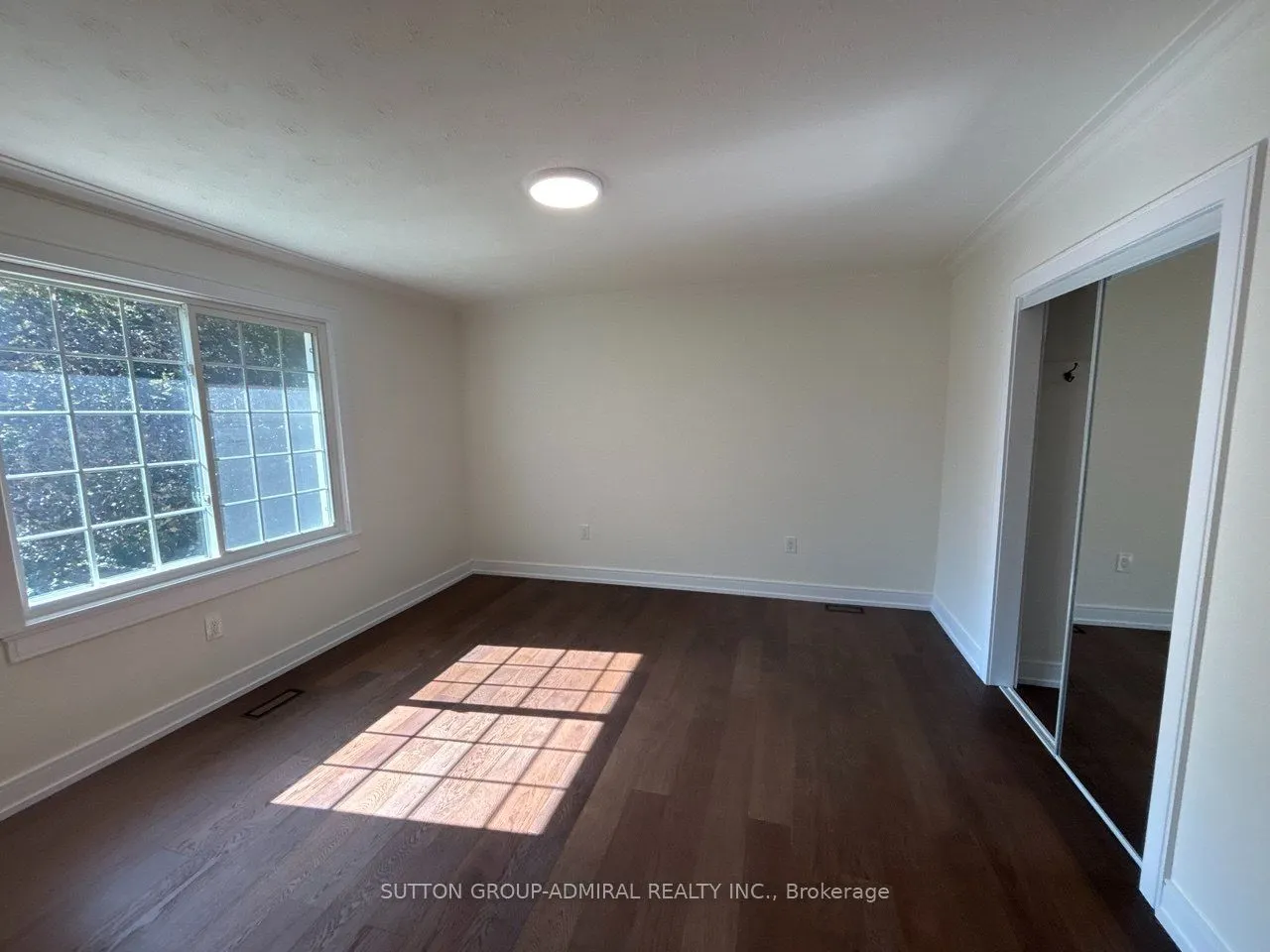 86 Hamilton Drive #Main Floor