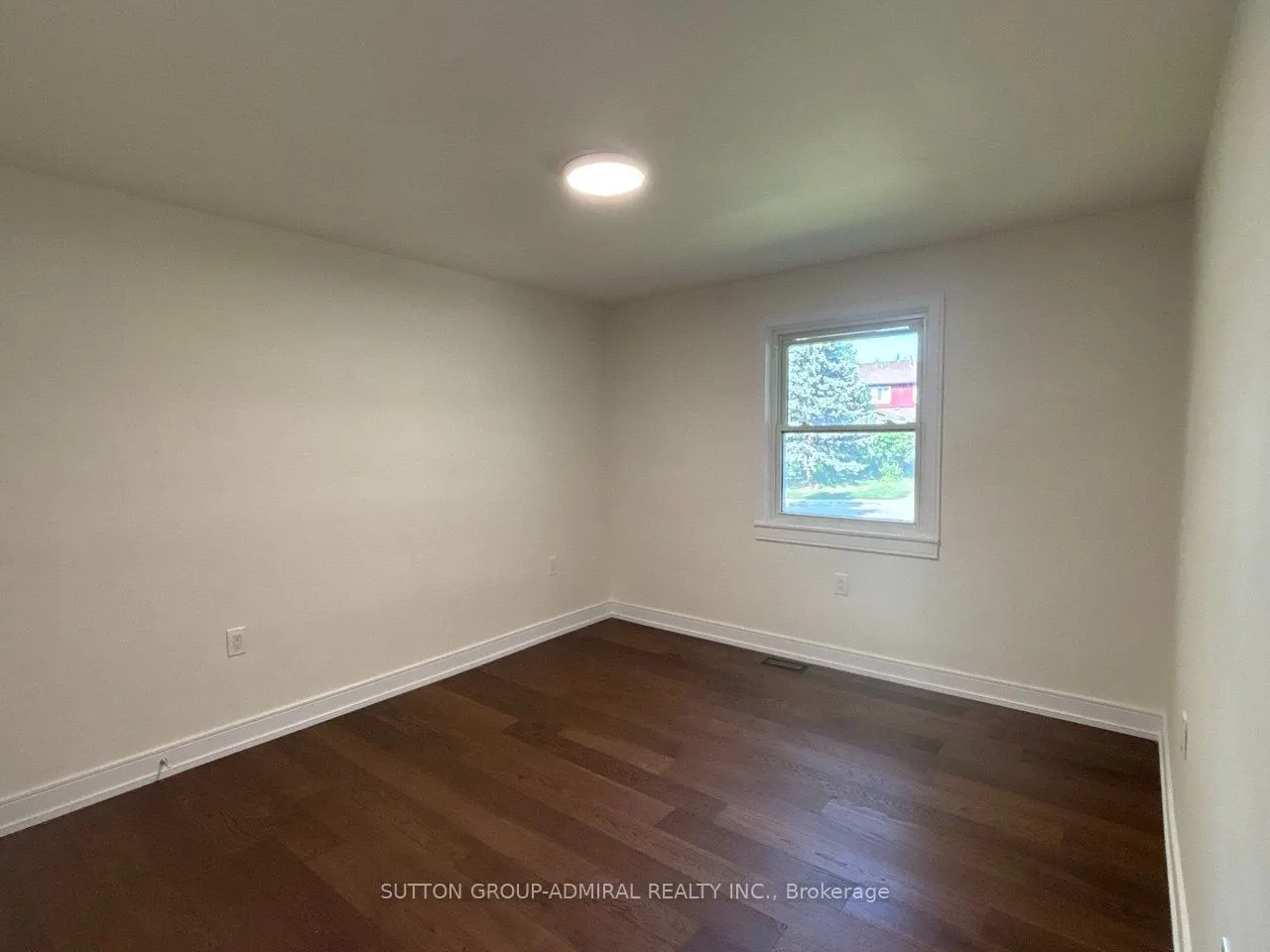 86 Hamilton Drive #Main Floor