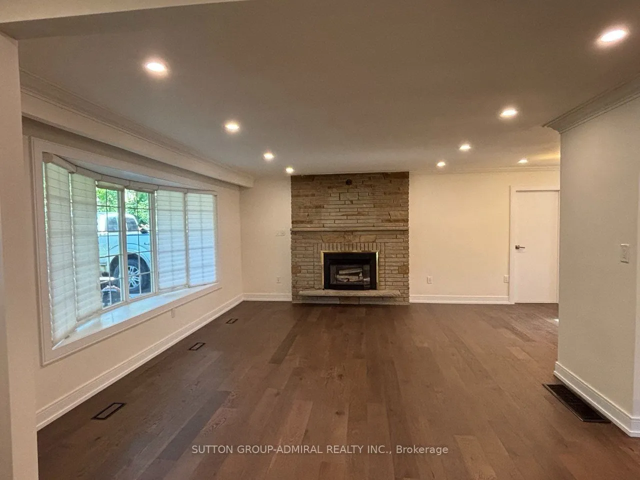 86 Hamilton Drive #Main Floor