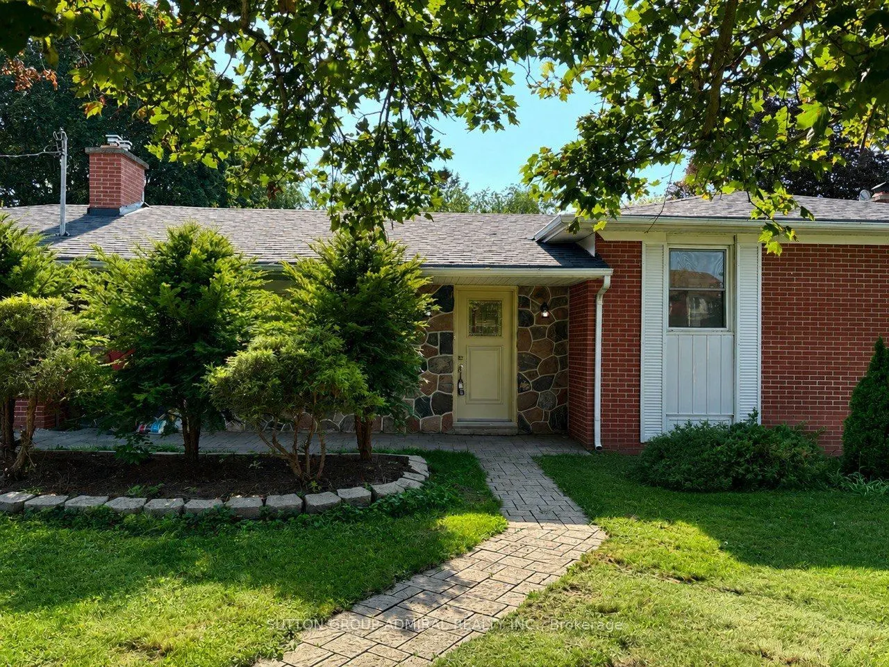 86 Hamilton Drive #Main Floor