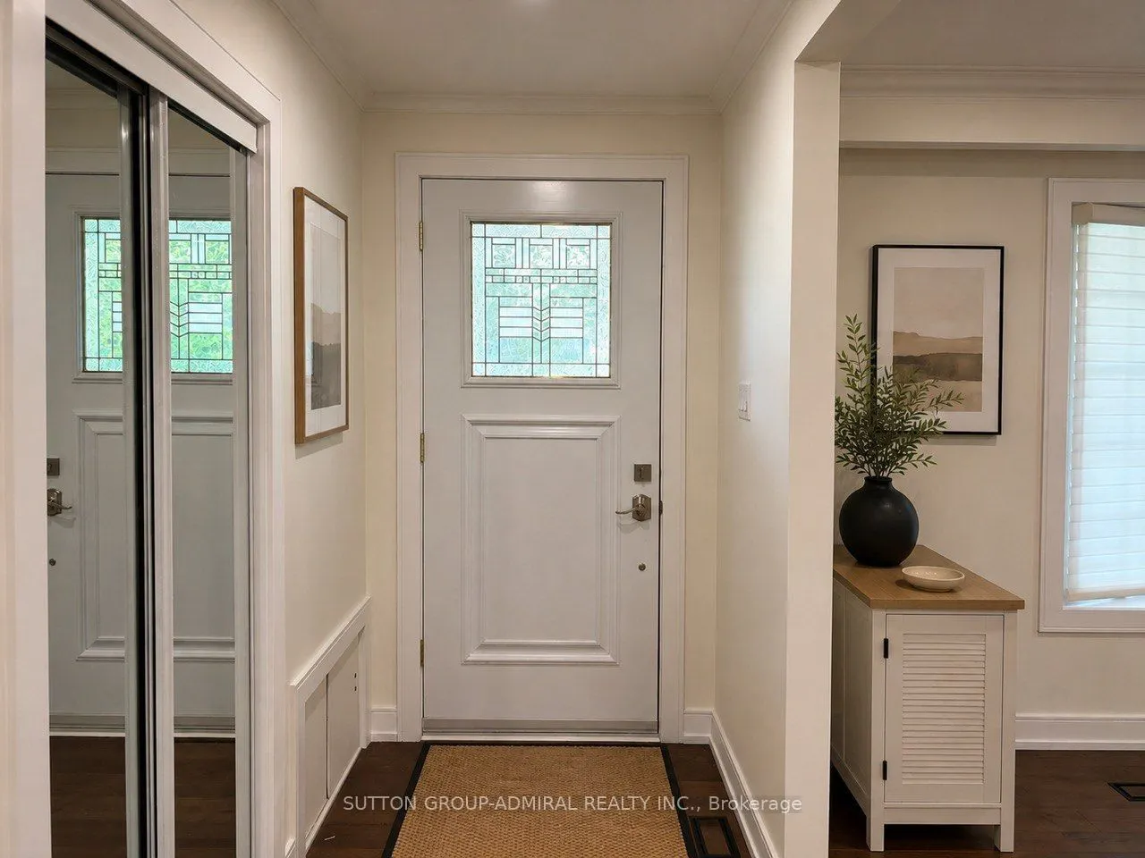 86 Hamilton Drive #Main Floor
