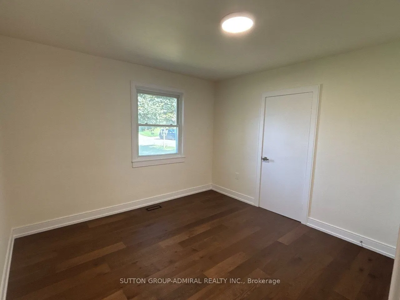 86 Hamilton Drive #Main Floor