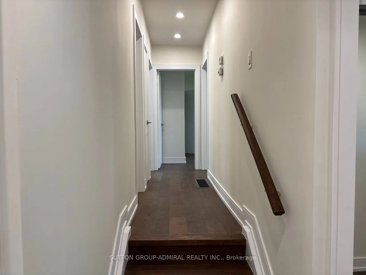 86 Hamilton Drive #Main Floor
