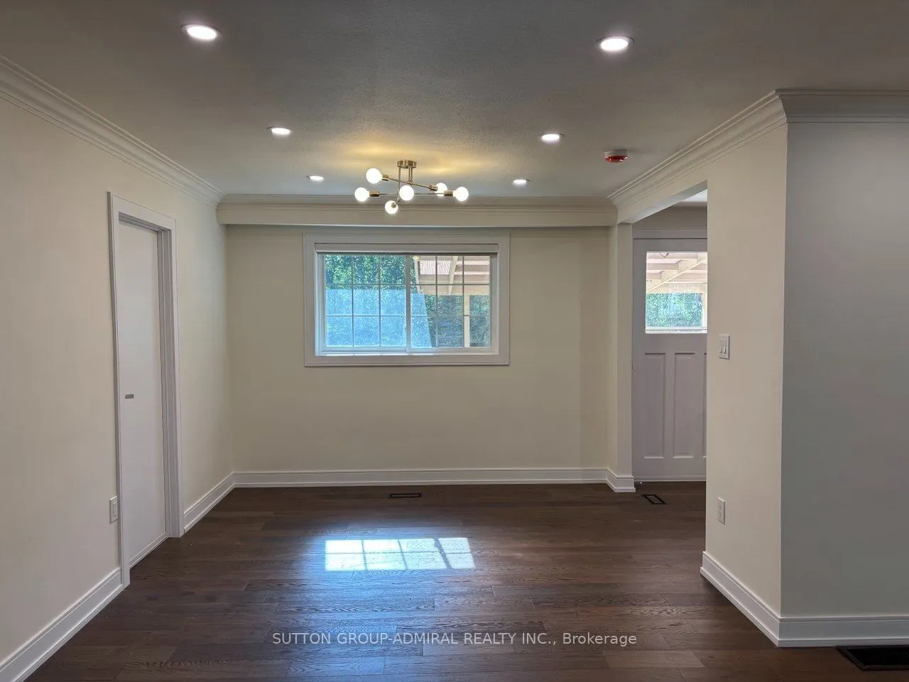86 Hamilton Drive #Main Floor
