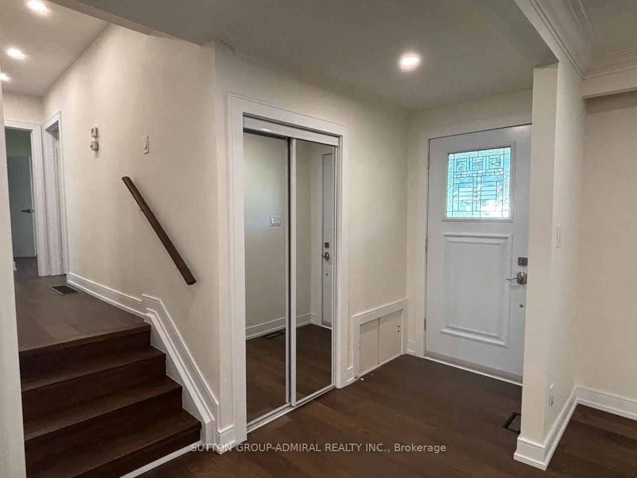 86 Hamilton Drive #Main Floor