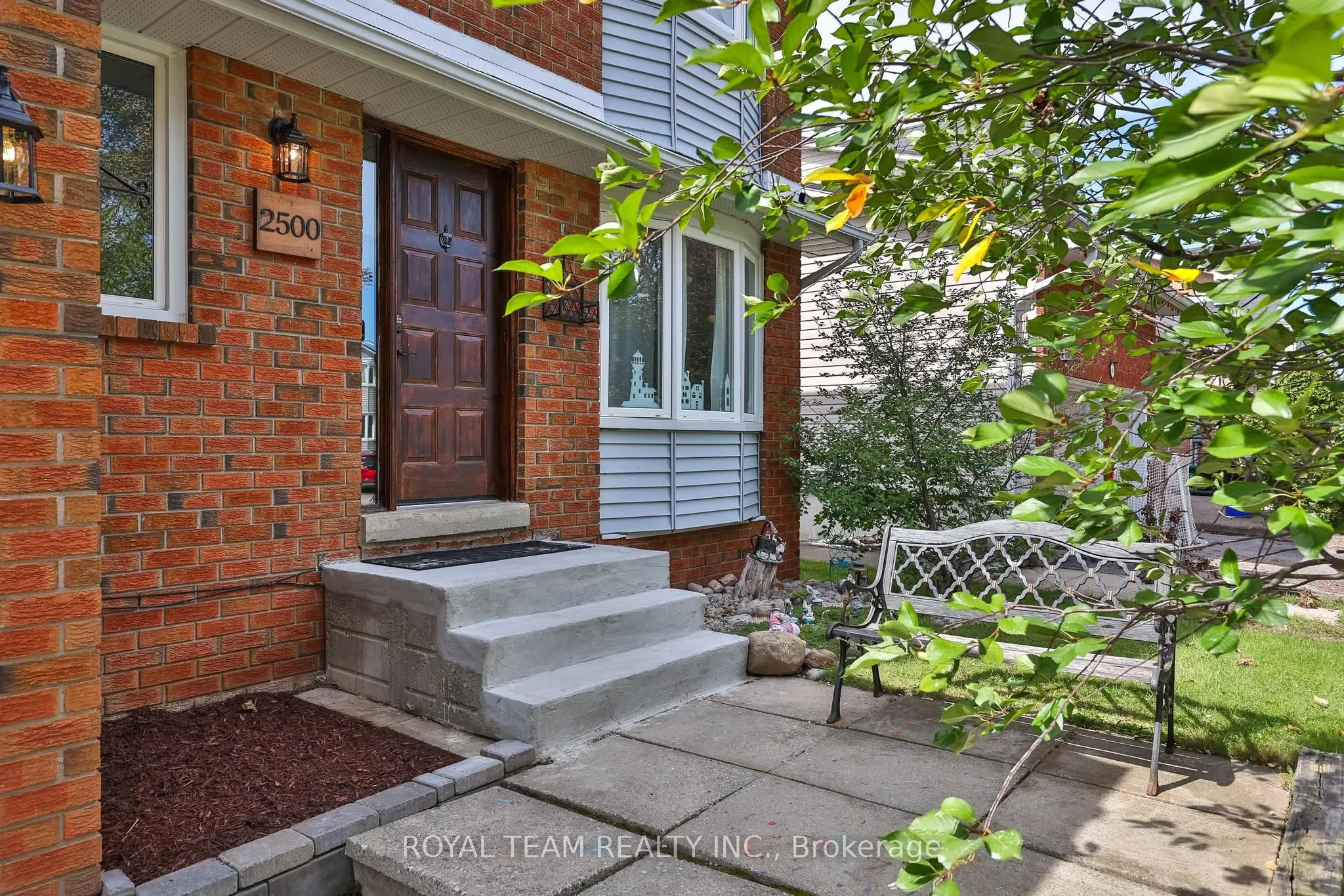 2500 Lloyd Street