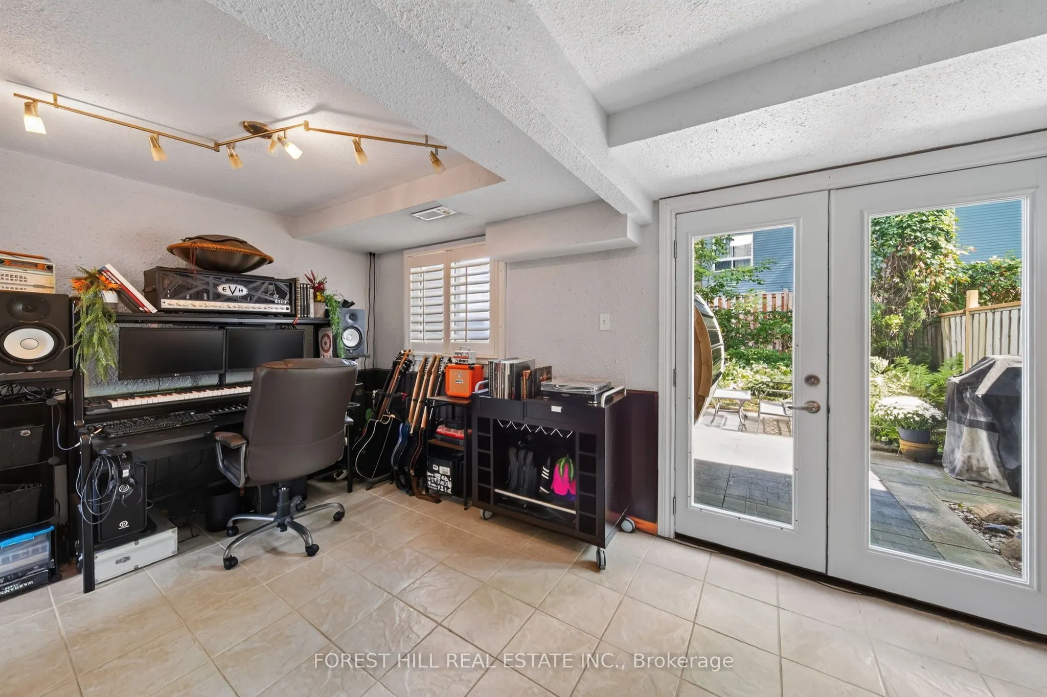 25 Deer Run Crescent #9
