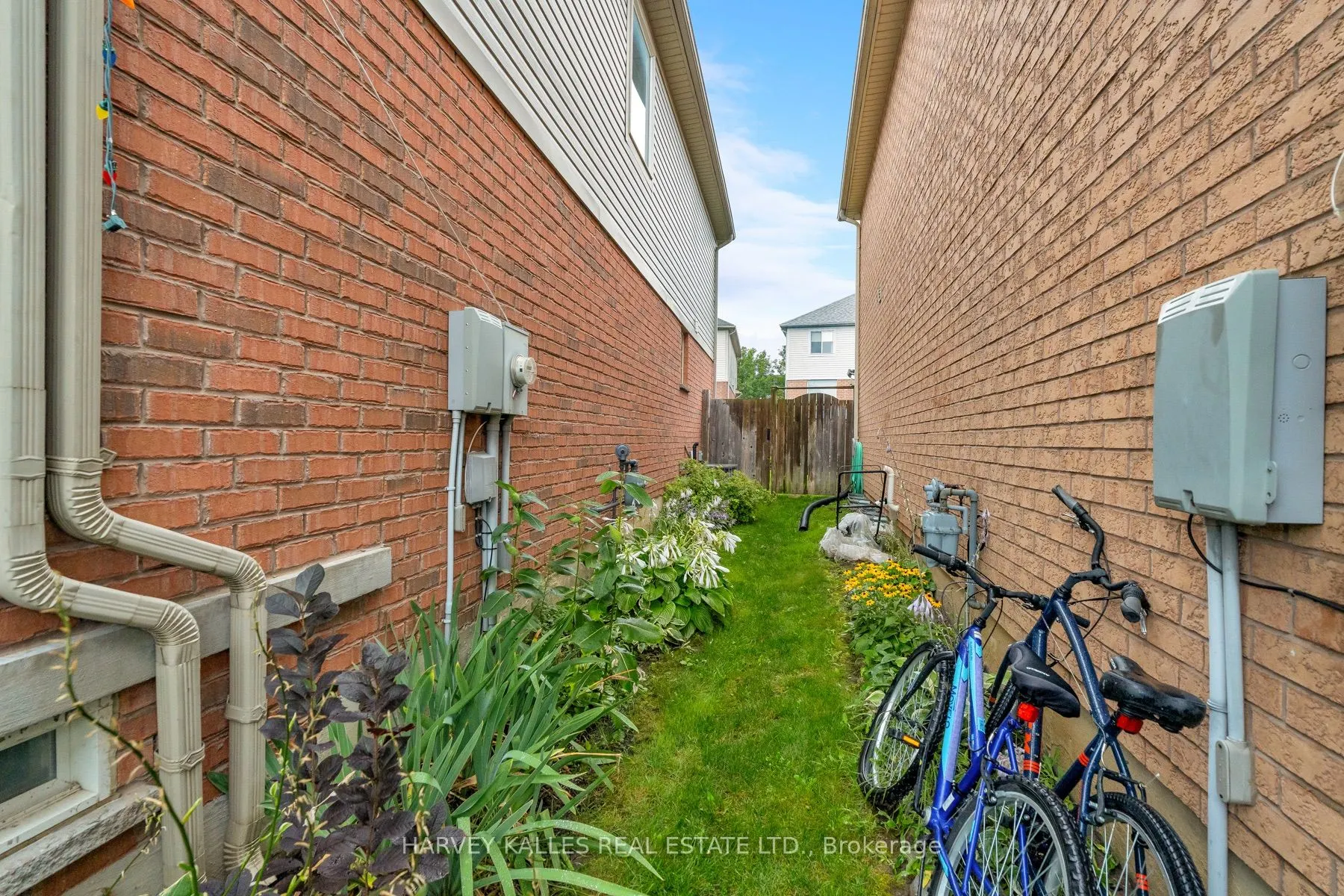27 Hirst Avenue