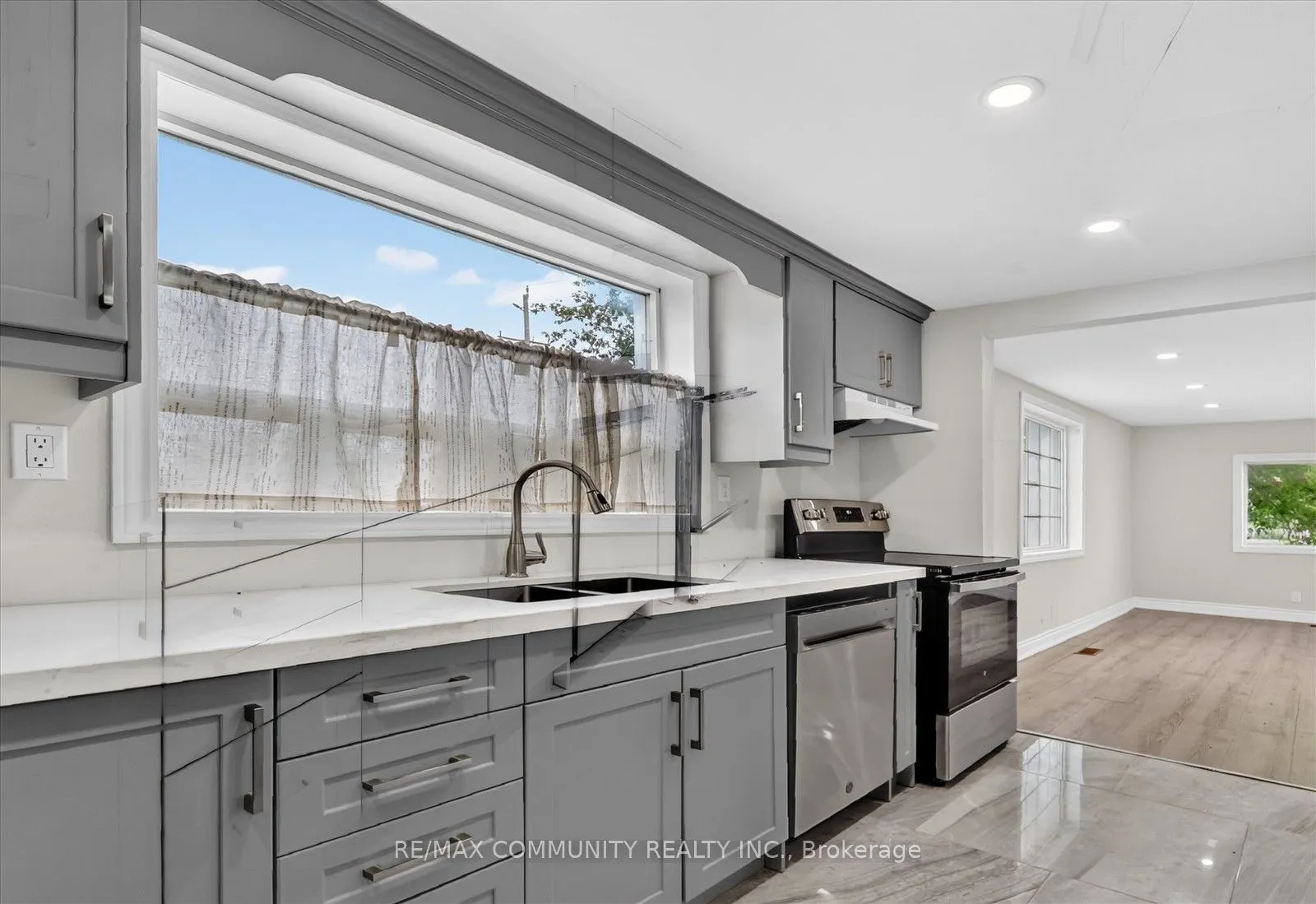6 Sunkist Road