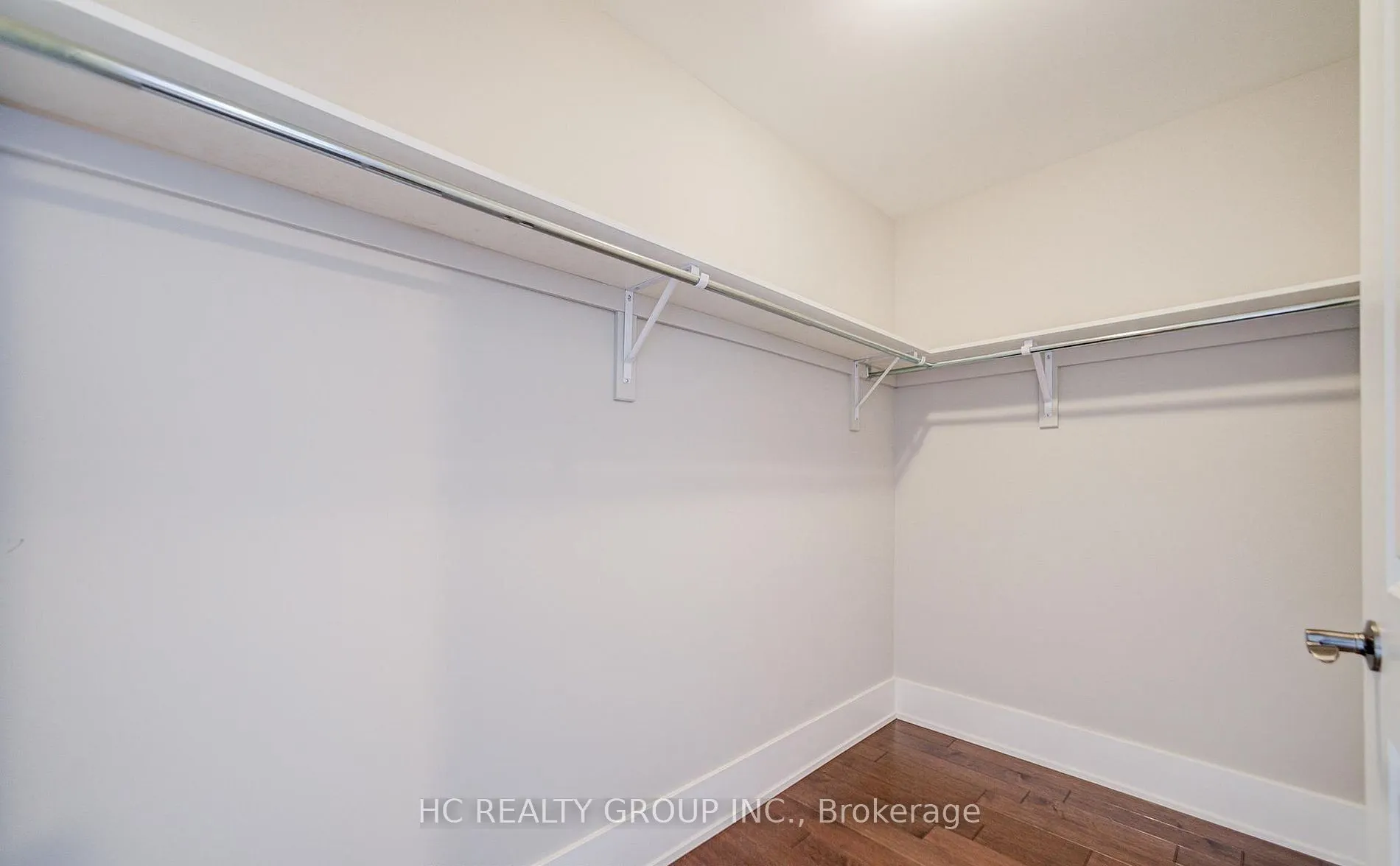 295 Sunnybrae Avenue