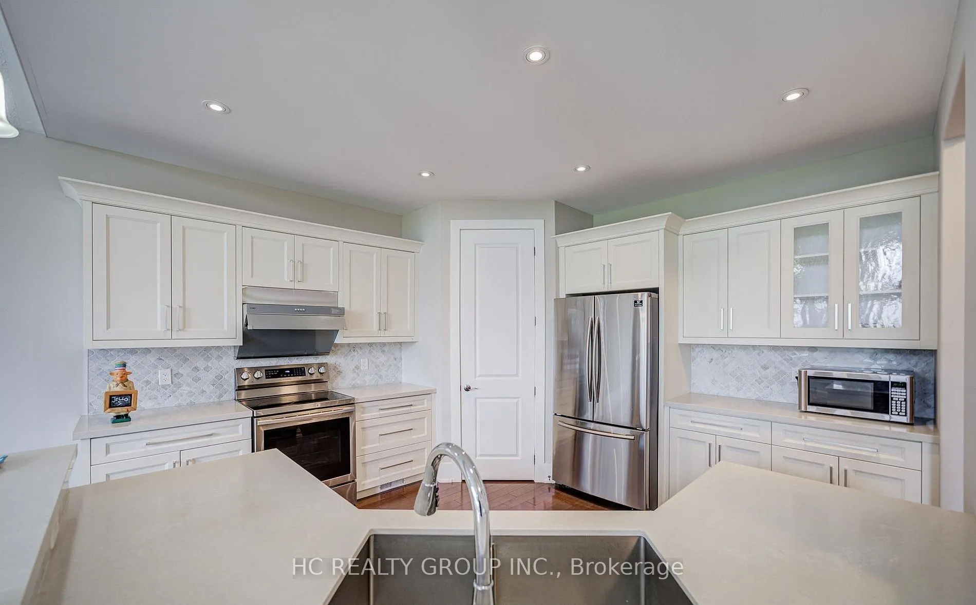295 Sunnybrae Avenue