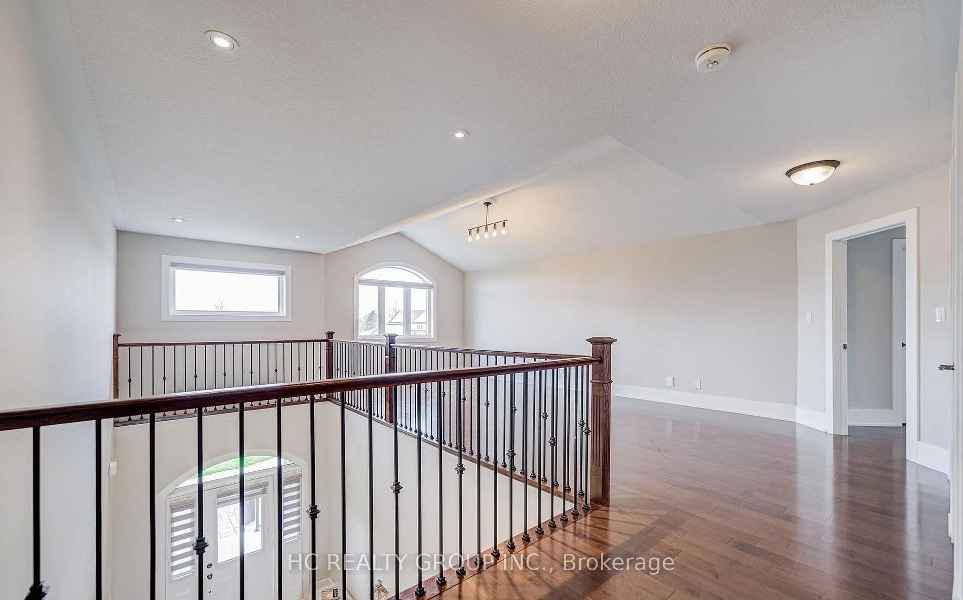 295 Sunnybrae Avenue