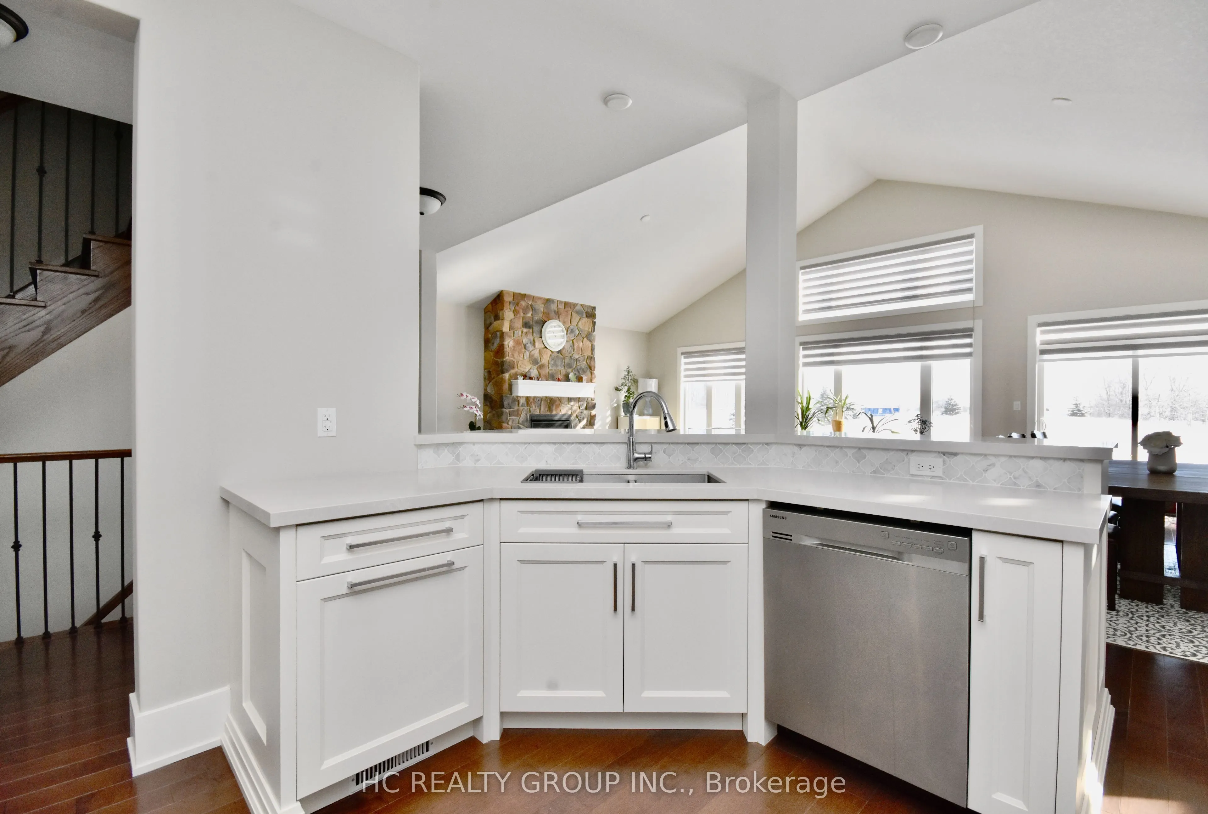 295 Sunnybrae Avenue