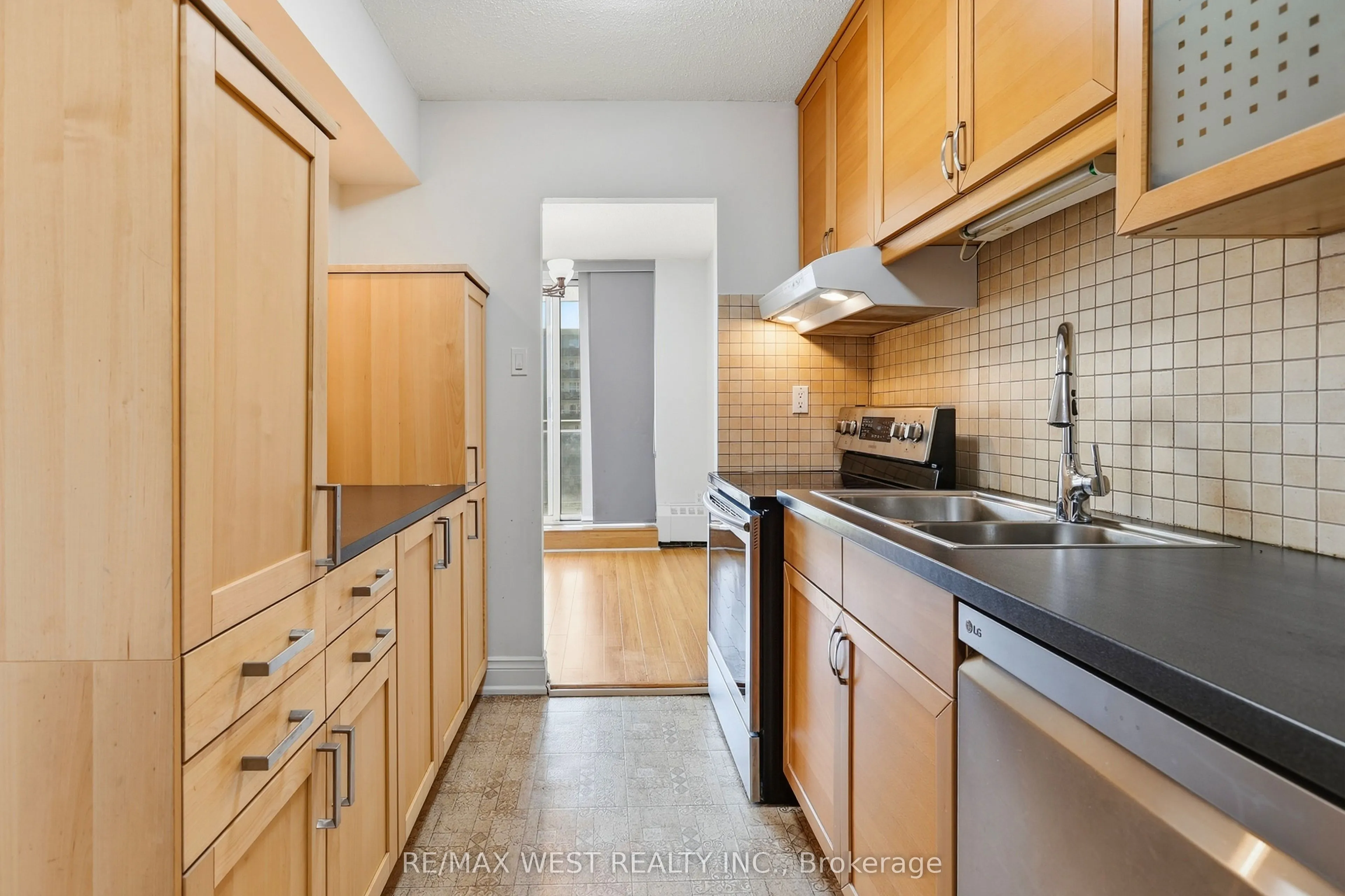180 Dudley Avenue #302