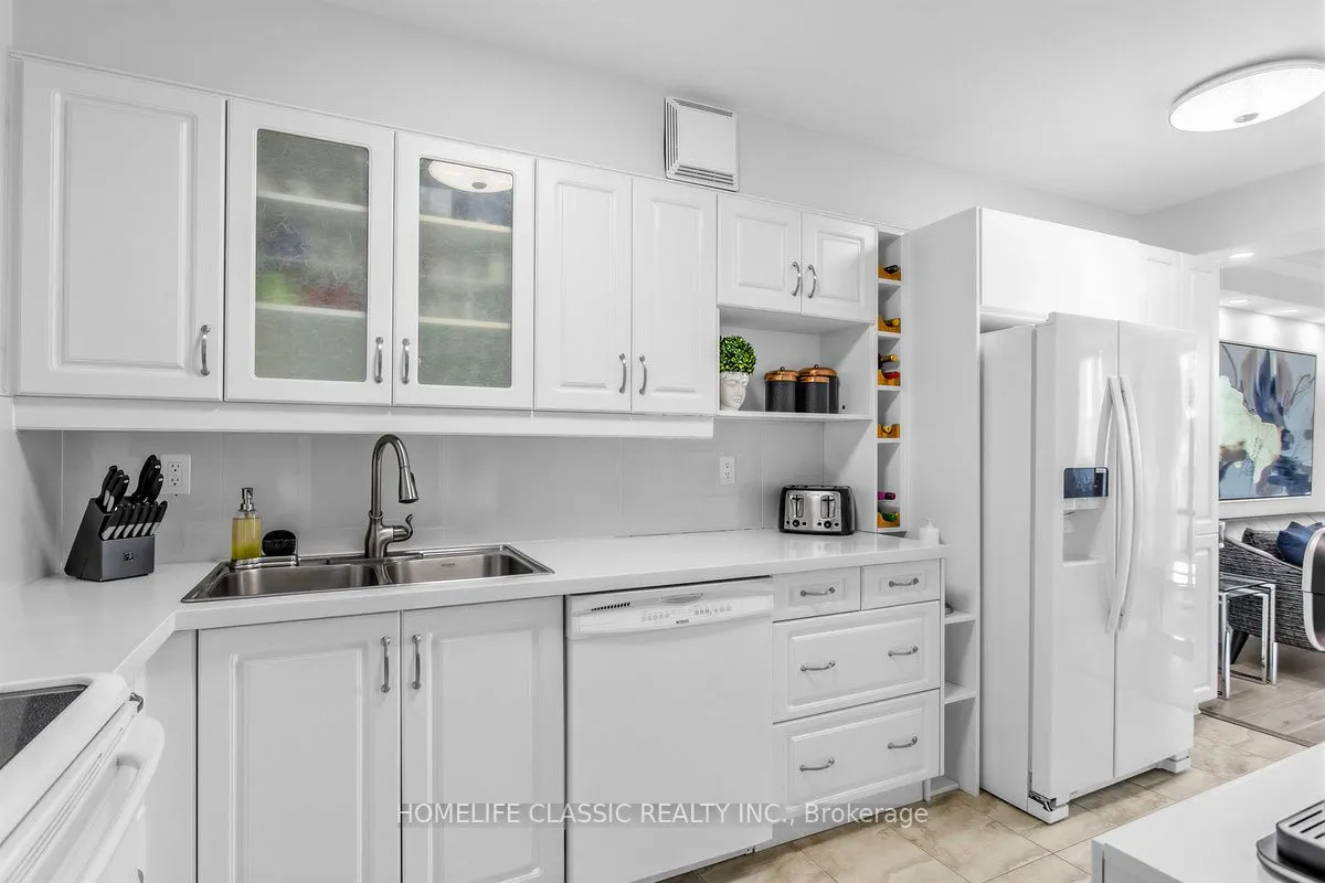 40 Baif Boulevard #803