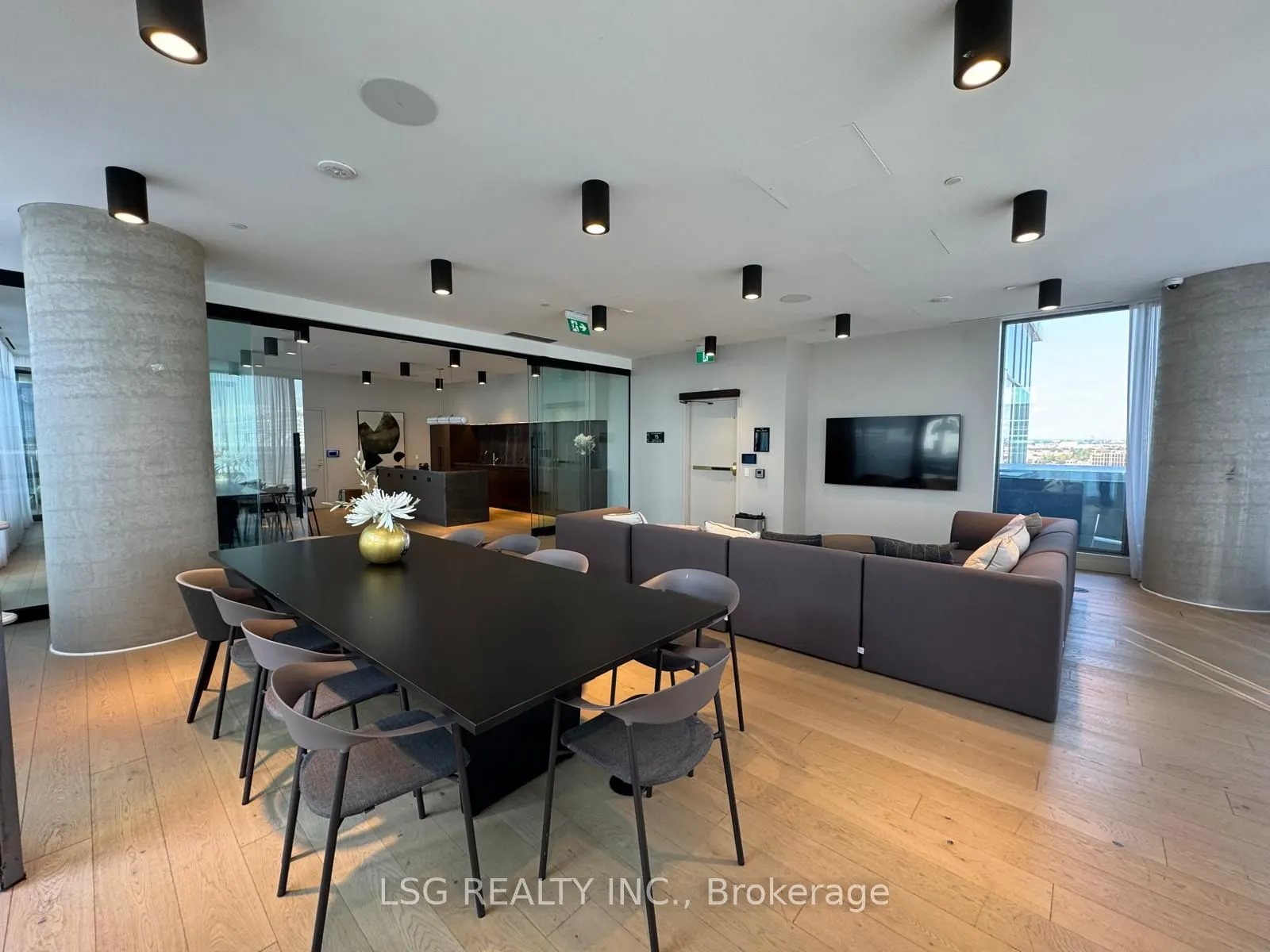 1000 Portage Parkway #206