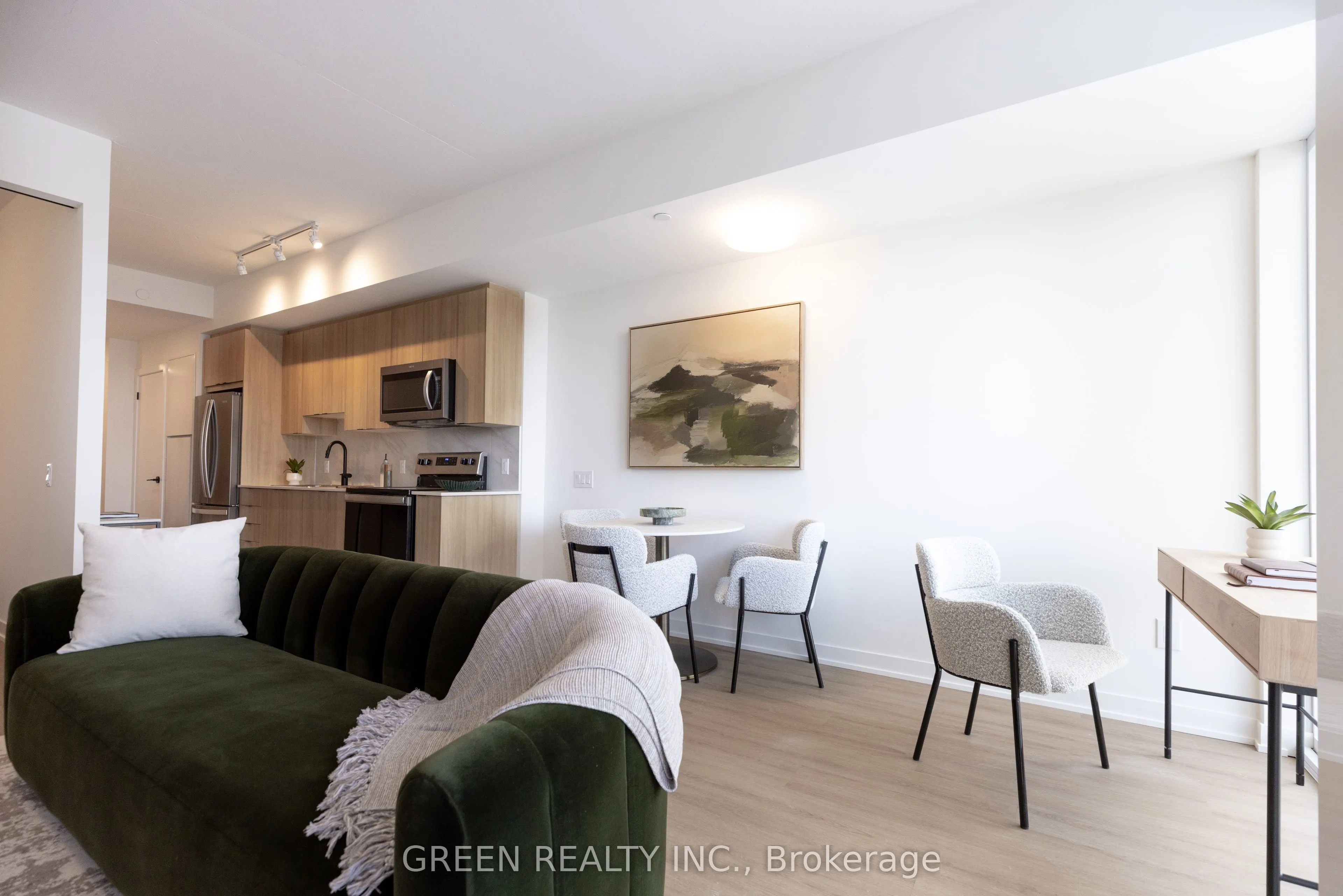 17645 Yonge Street #1505