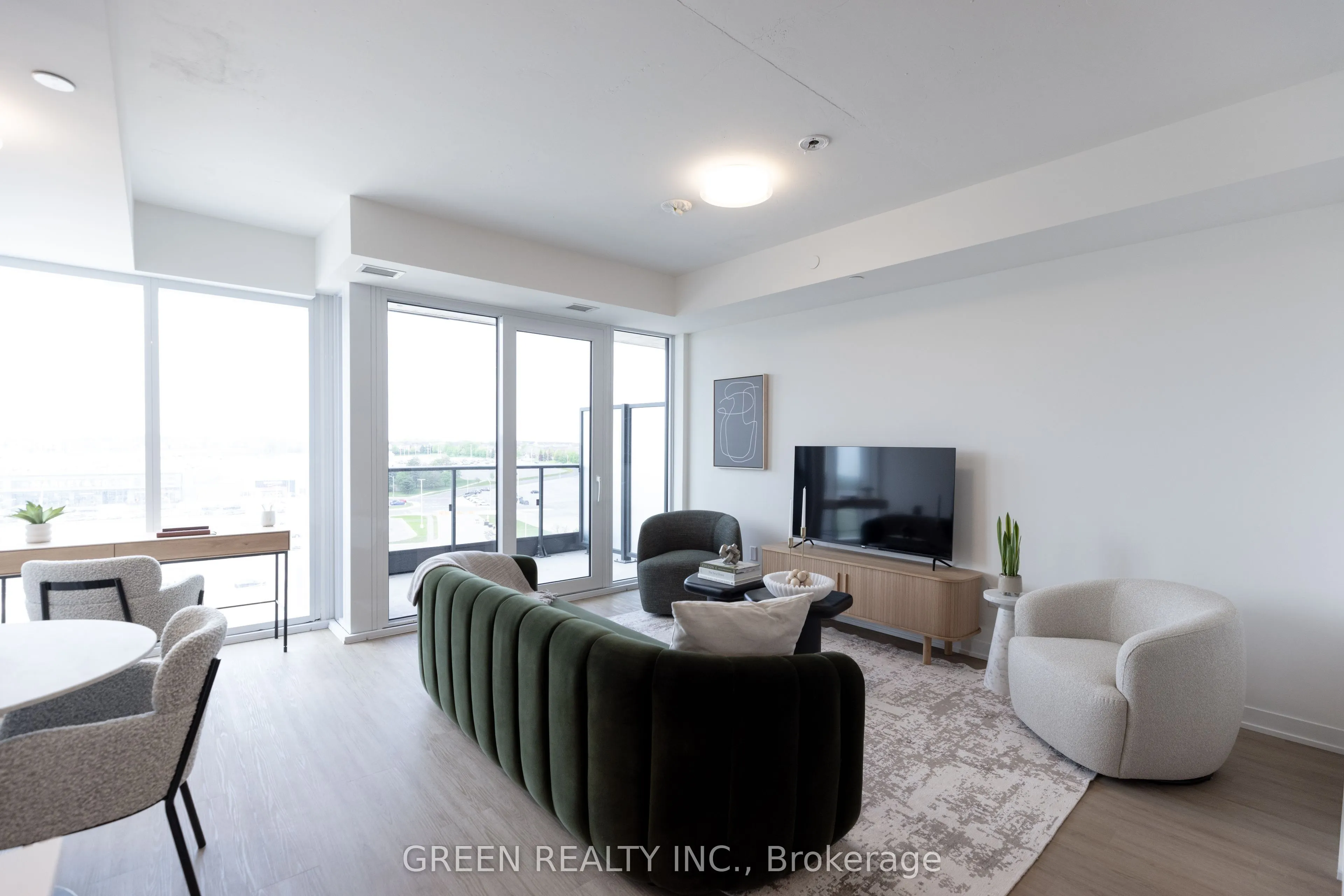 17645 Yonge Street #1505