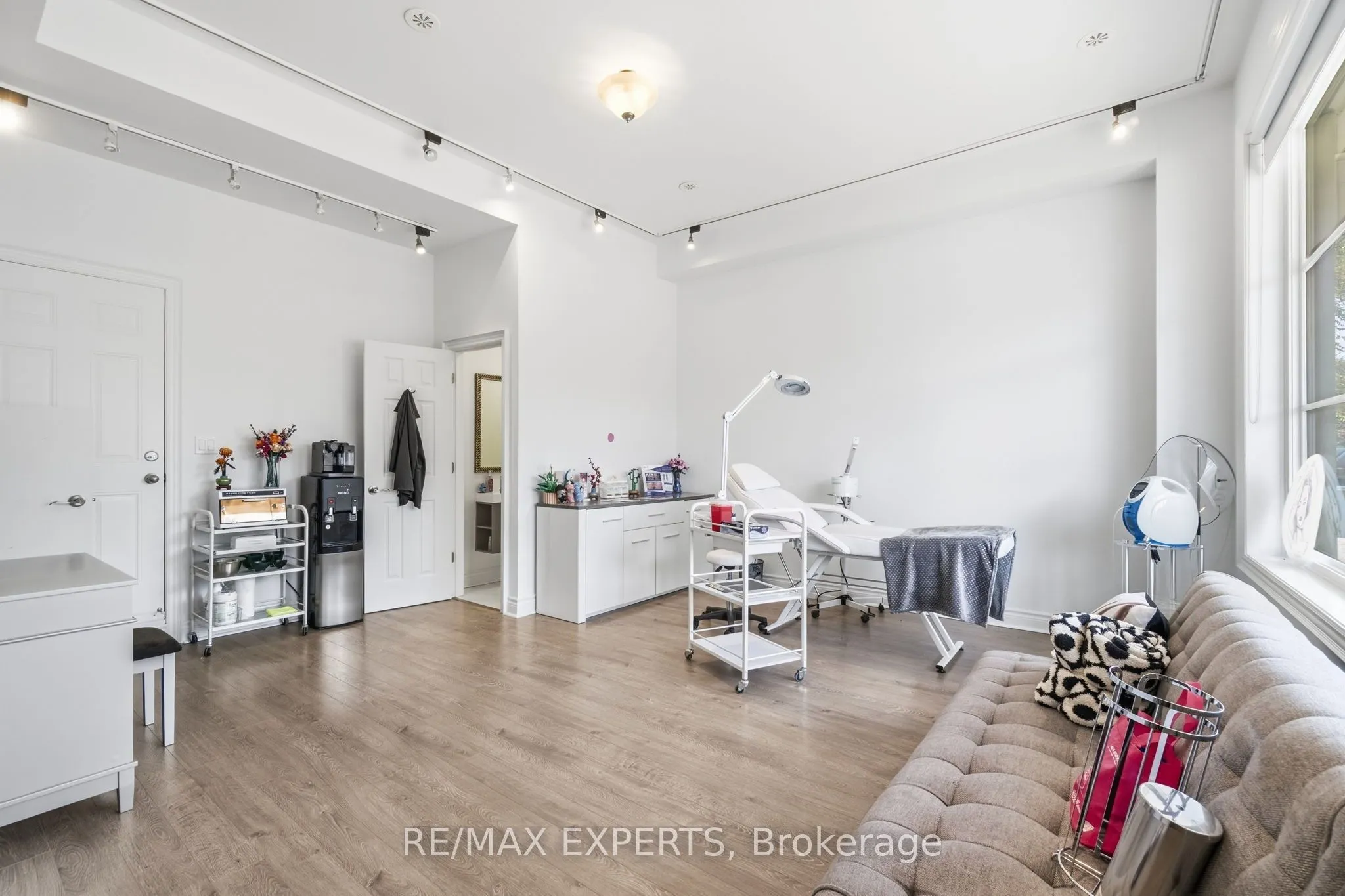 10060 Keele Street #7