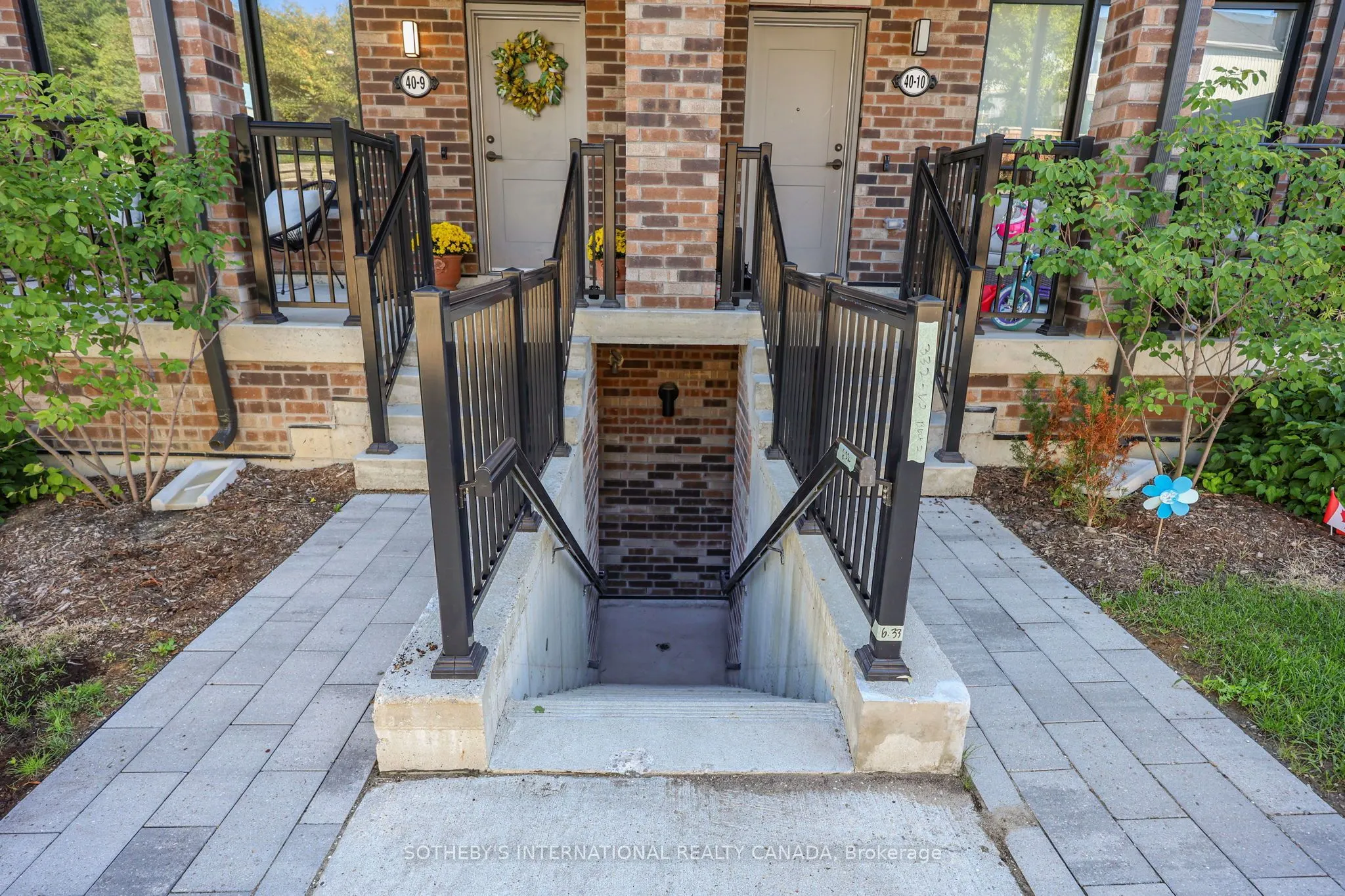 40 Baynes Way #9