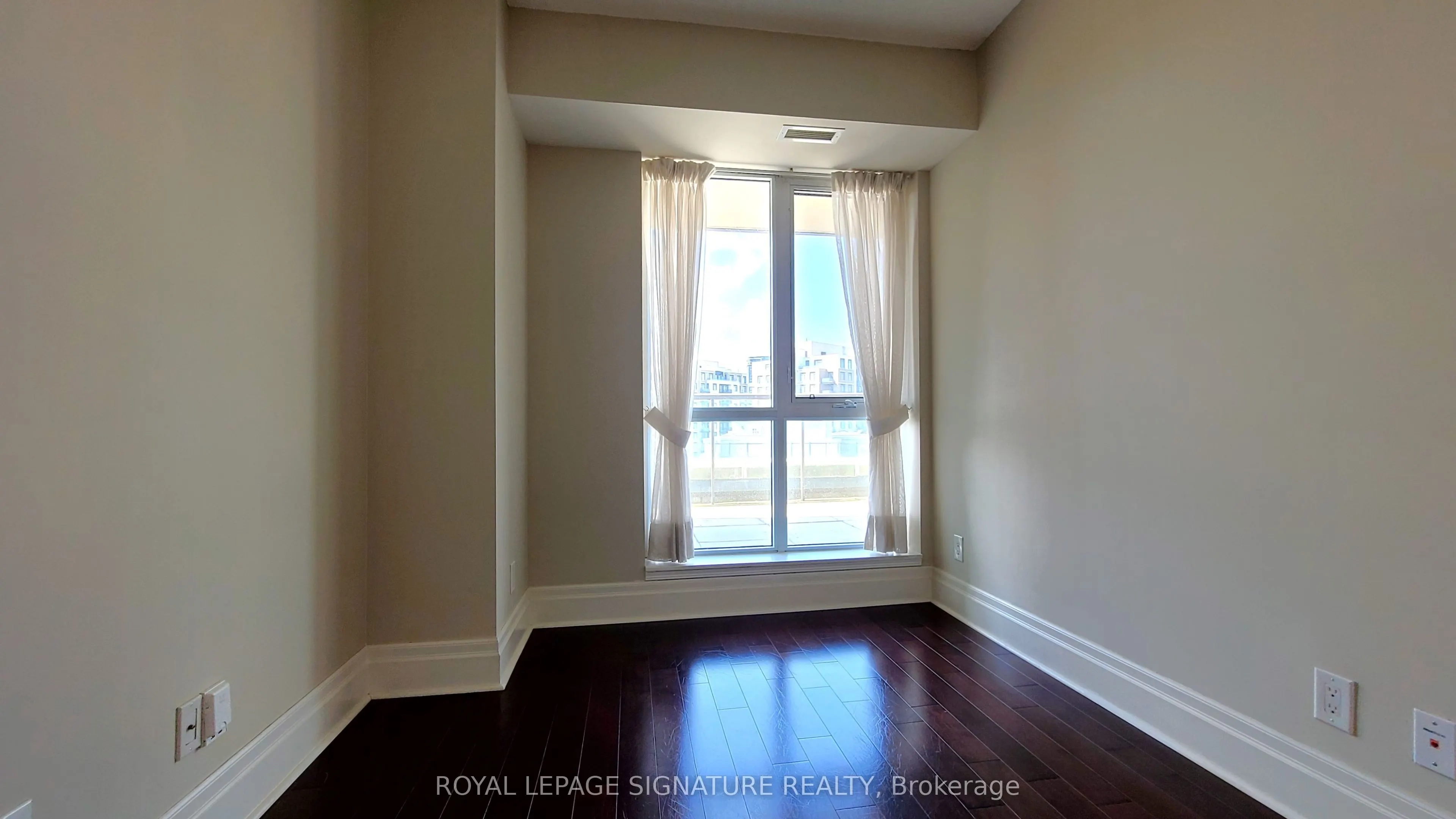 57 Upper Duke Crescent #512
