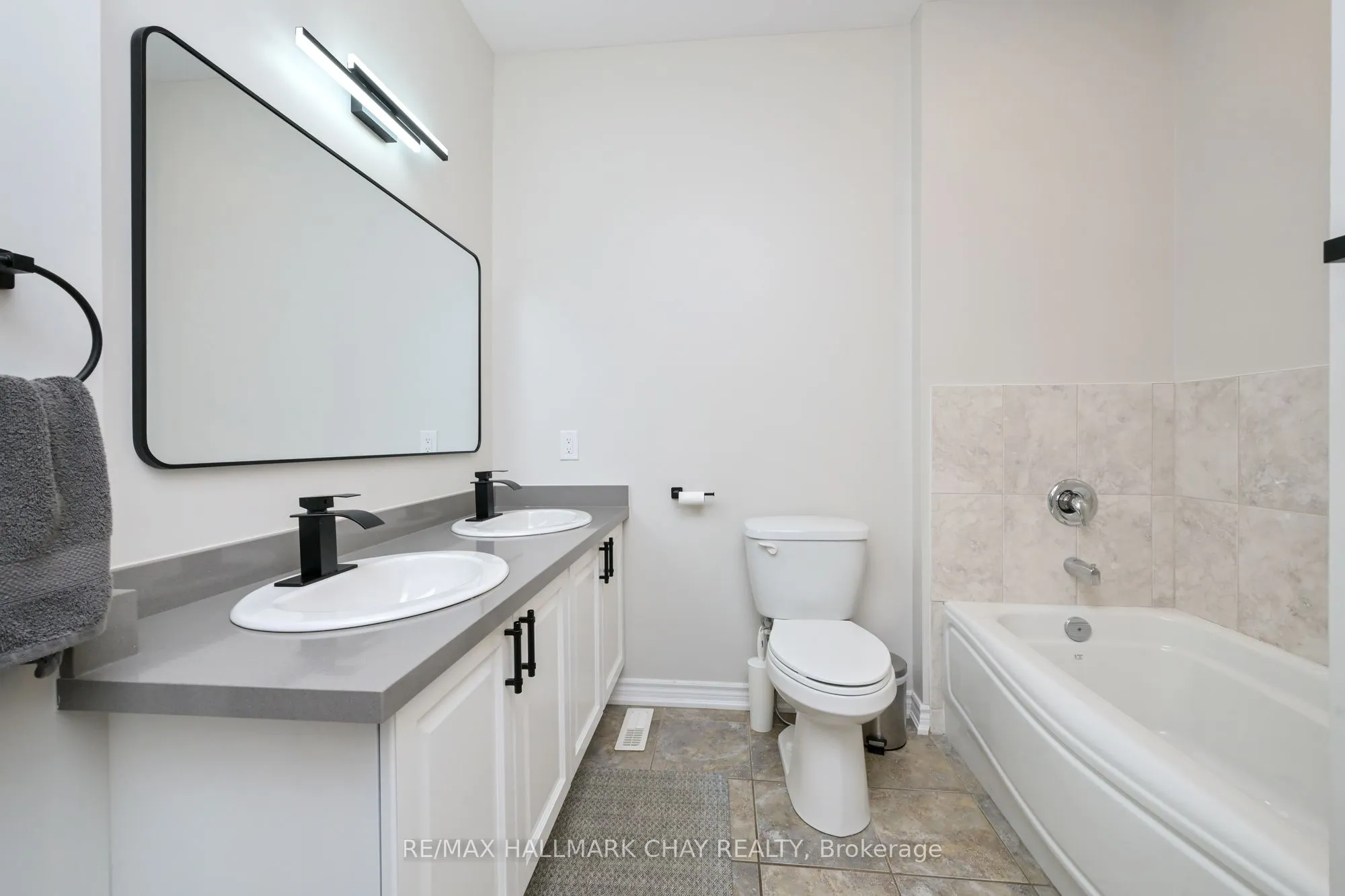 25 Kingsmere Crescent