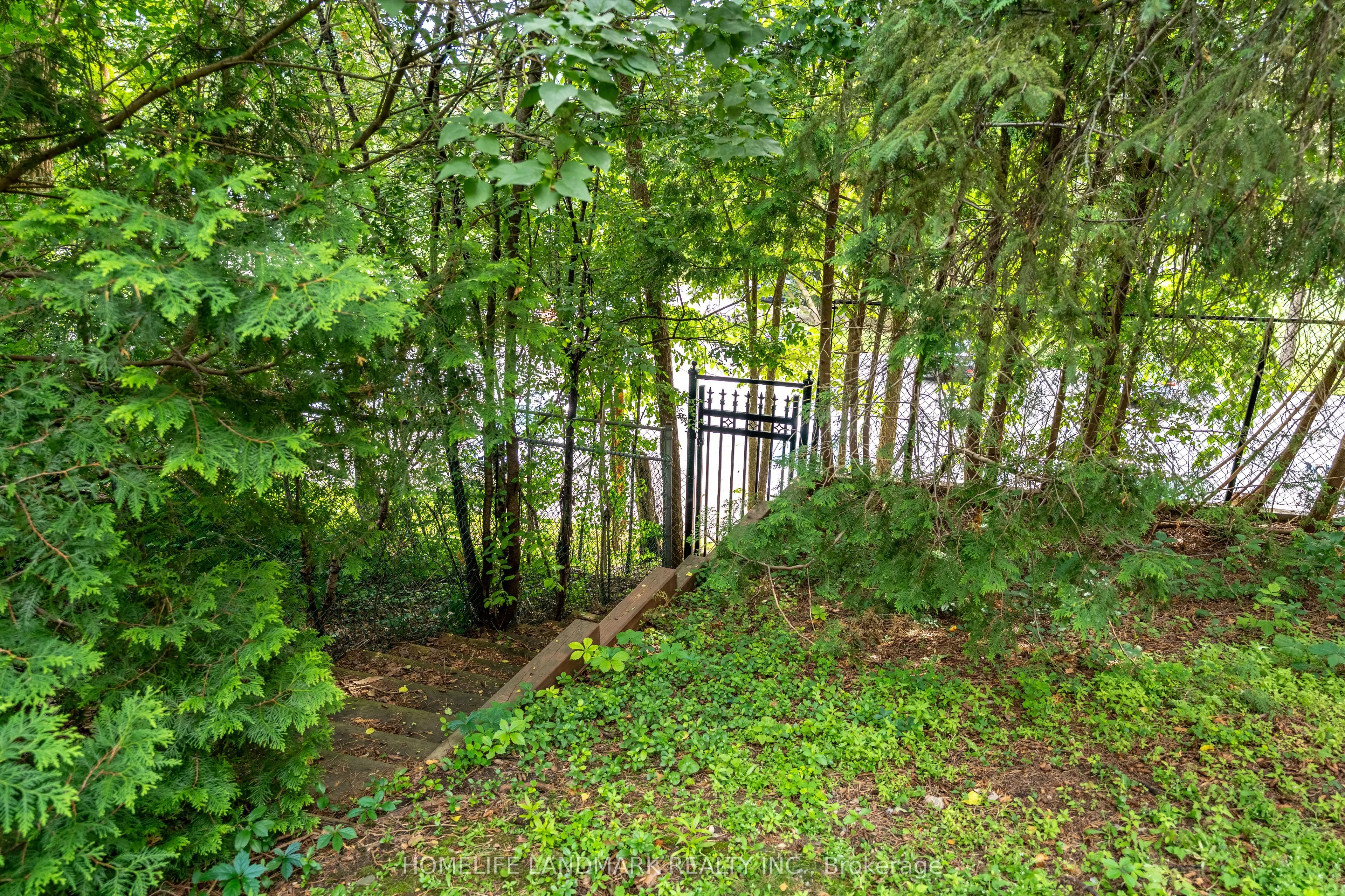 14 Meadow Heights Court