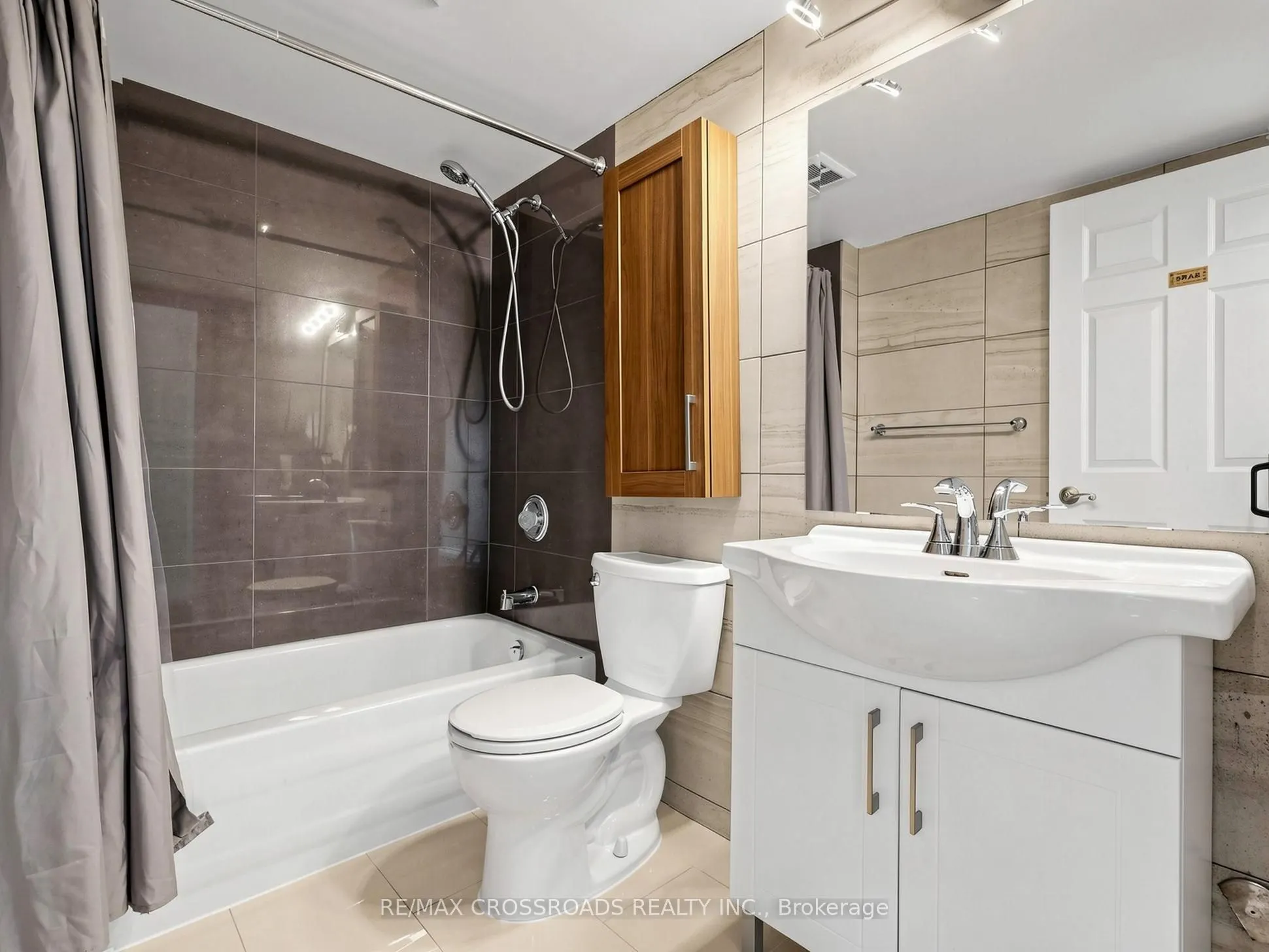 3 Ellesmere Street #713