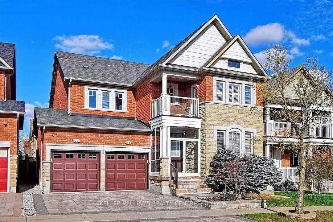 7 Lakewoods Street