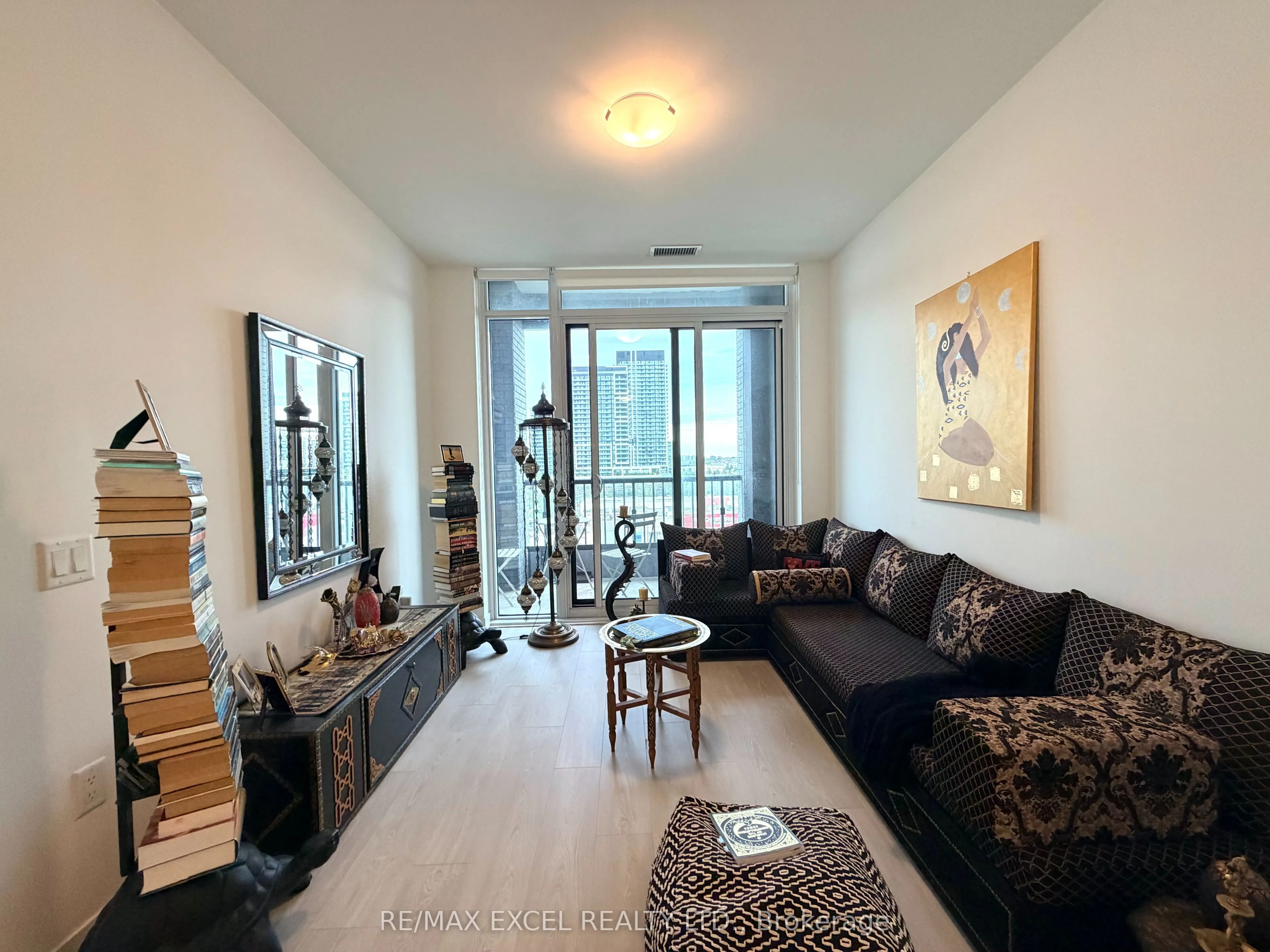 8868 Yonge Street #809E