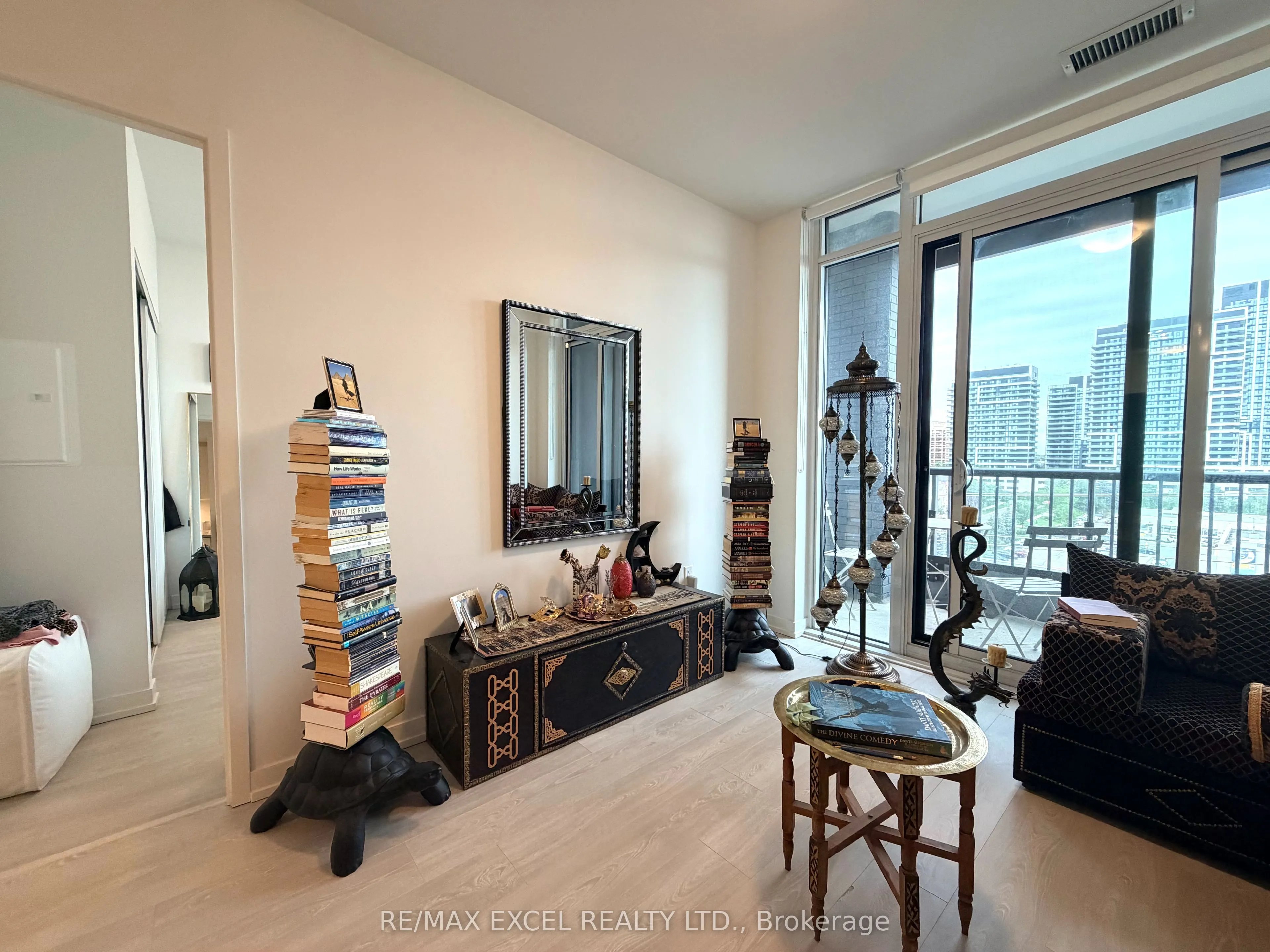 8868 Yonge Street #809E