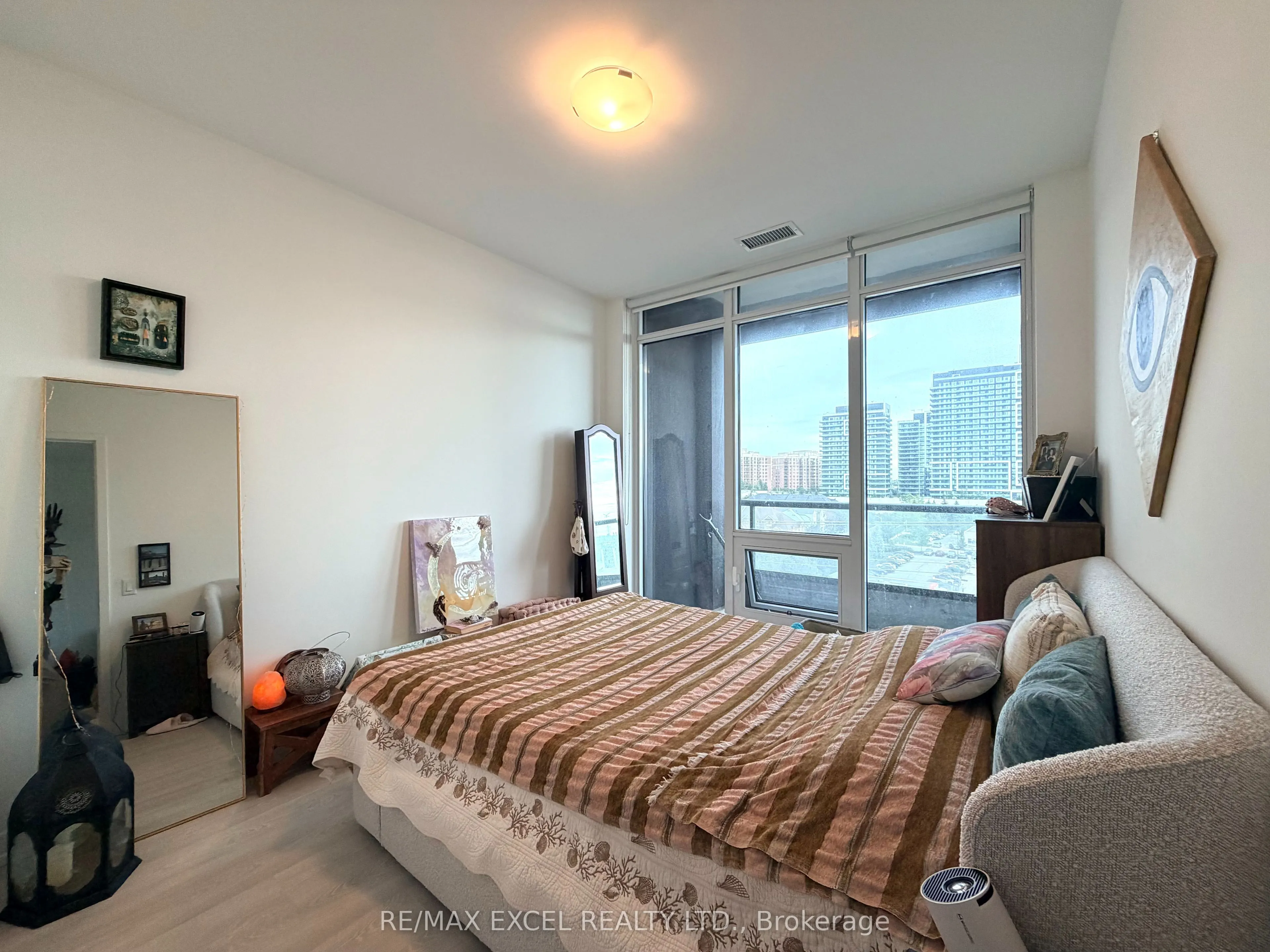 8868 Yonge Street #809E
