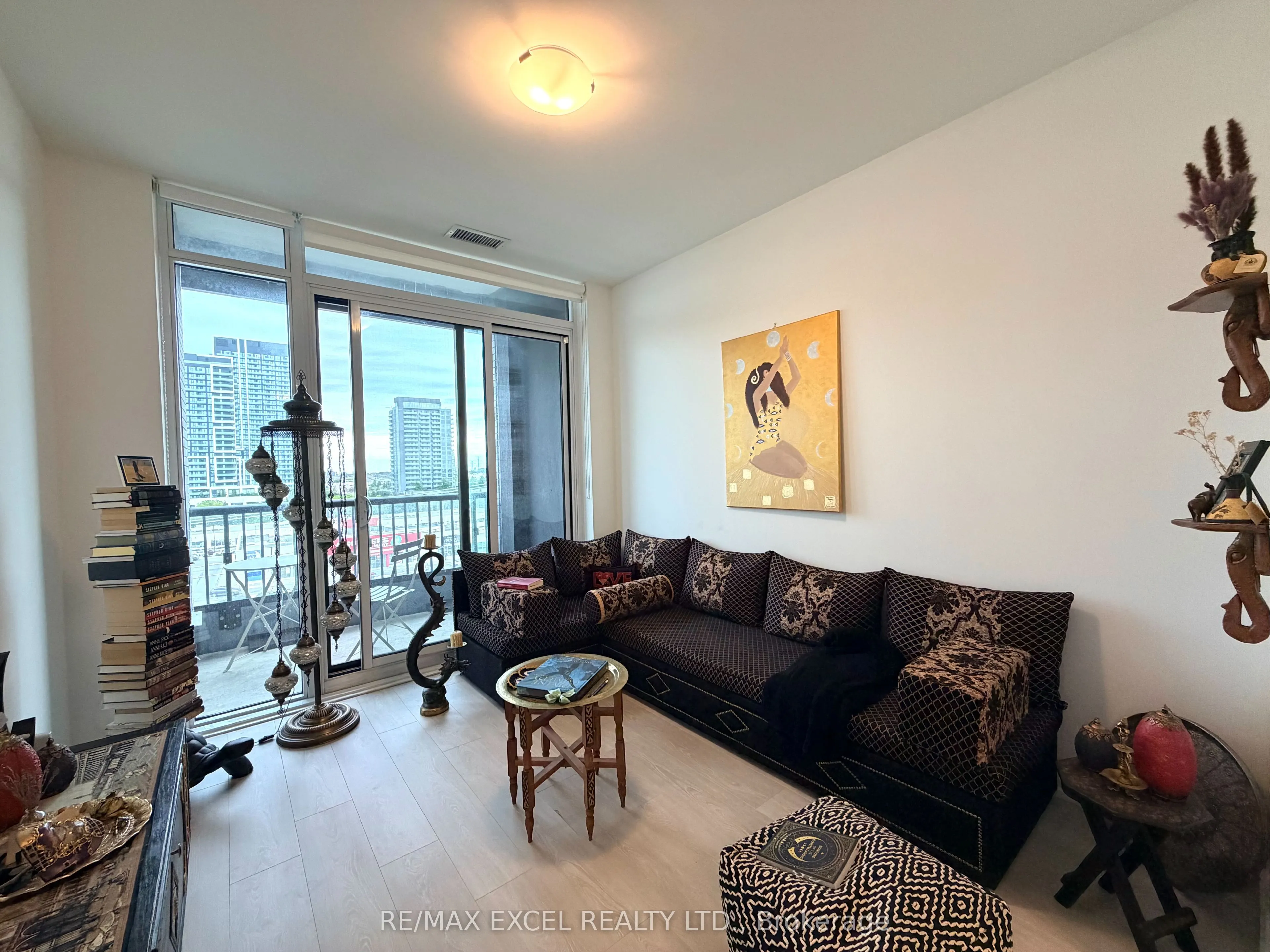 8868 Yonge Street #809E