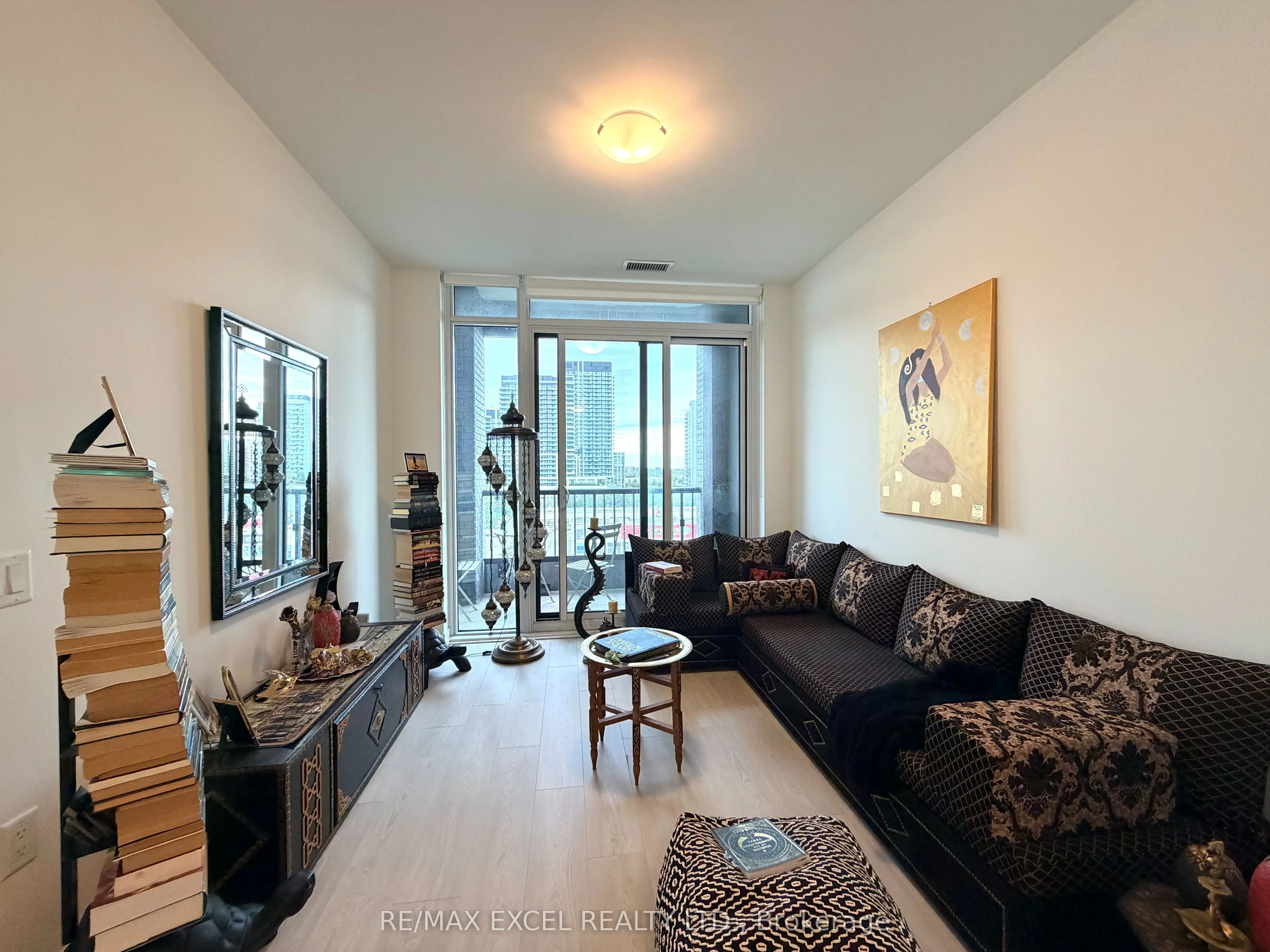8868 Yonge Street #809E