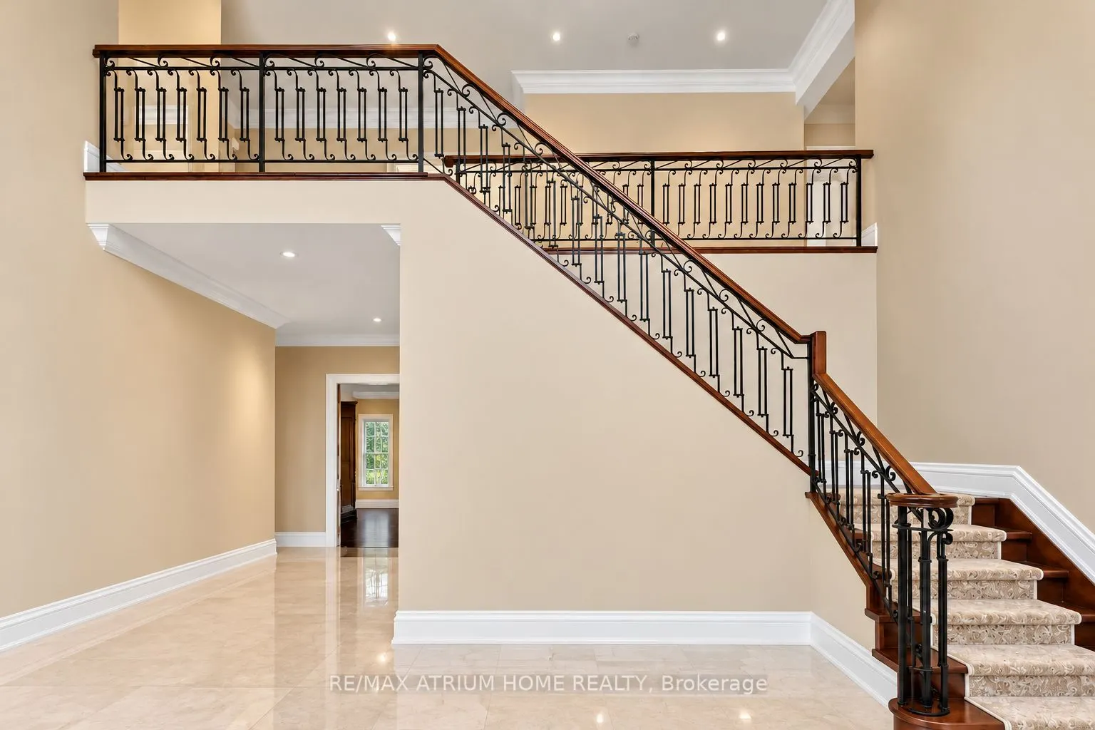 65 Kingswood Drive