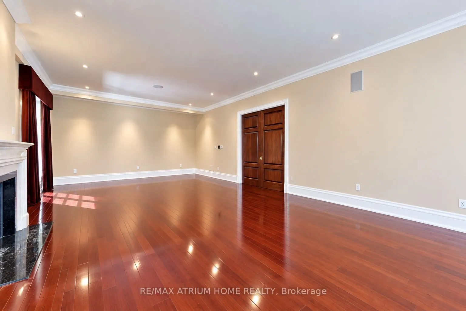 65 Kingswood Drive