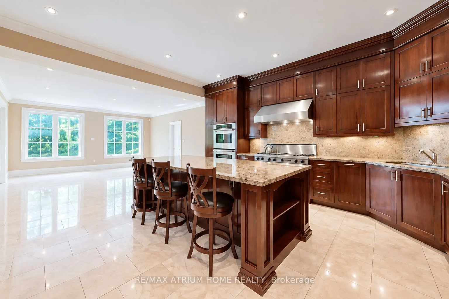 65 Kingswood Drive